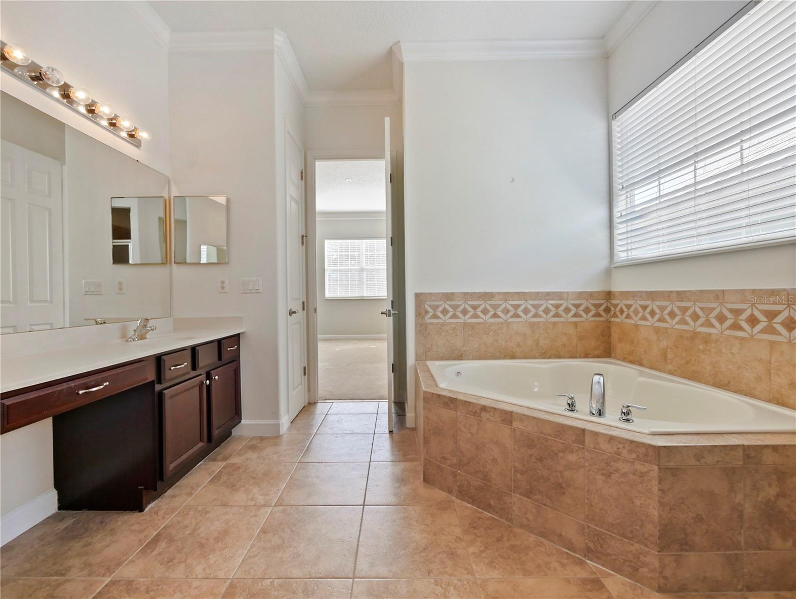 Image 30 of 33 For 7710 Linkside Loop