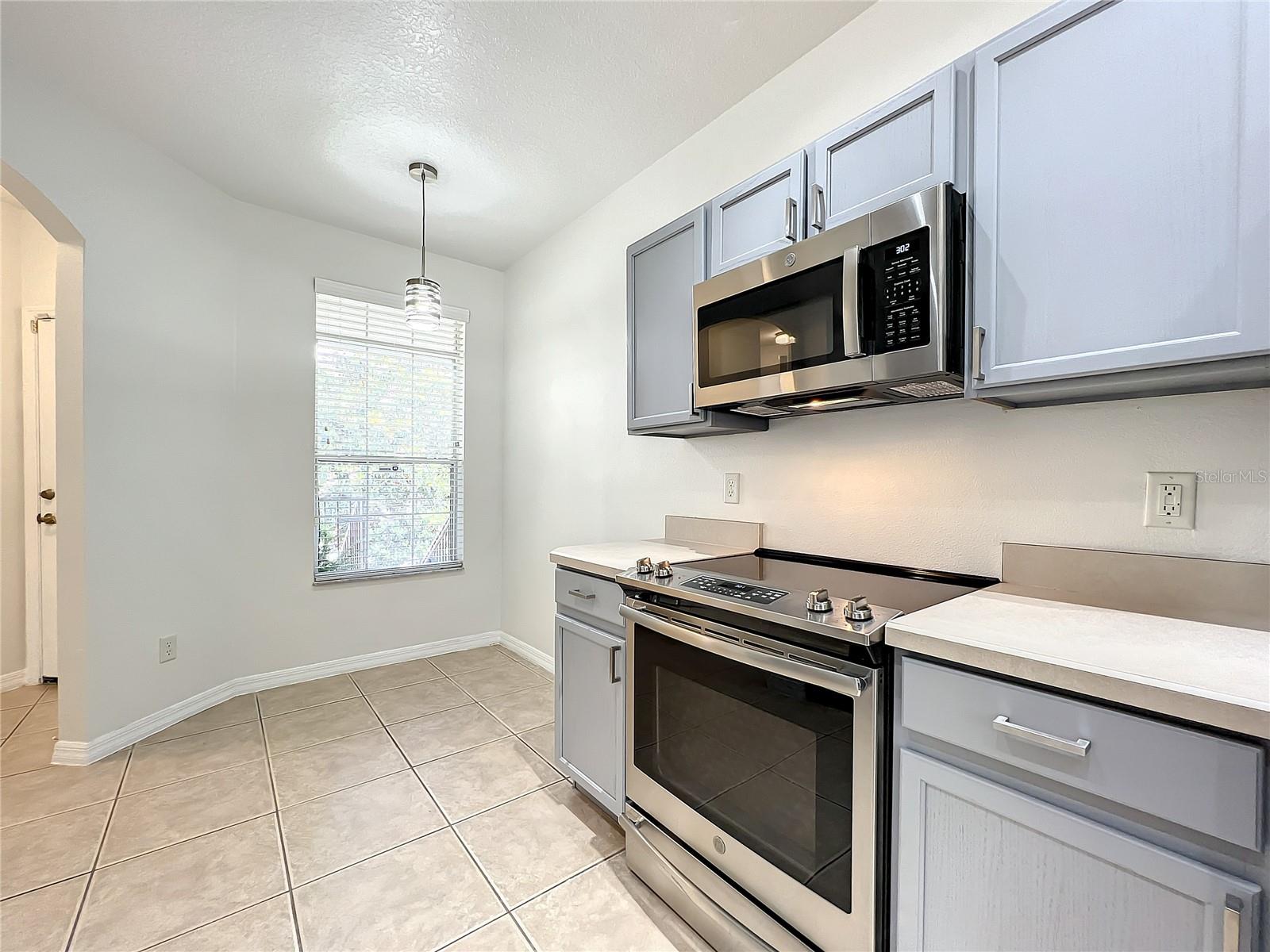 Image 10 of 59 For 696 Seabrook Court 202