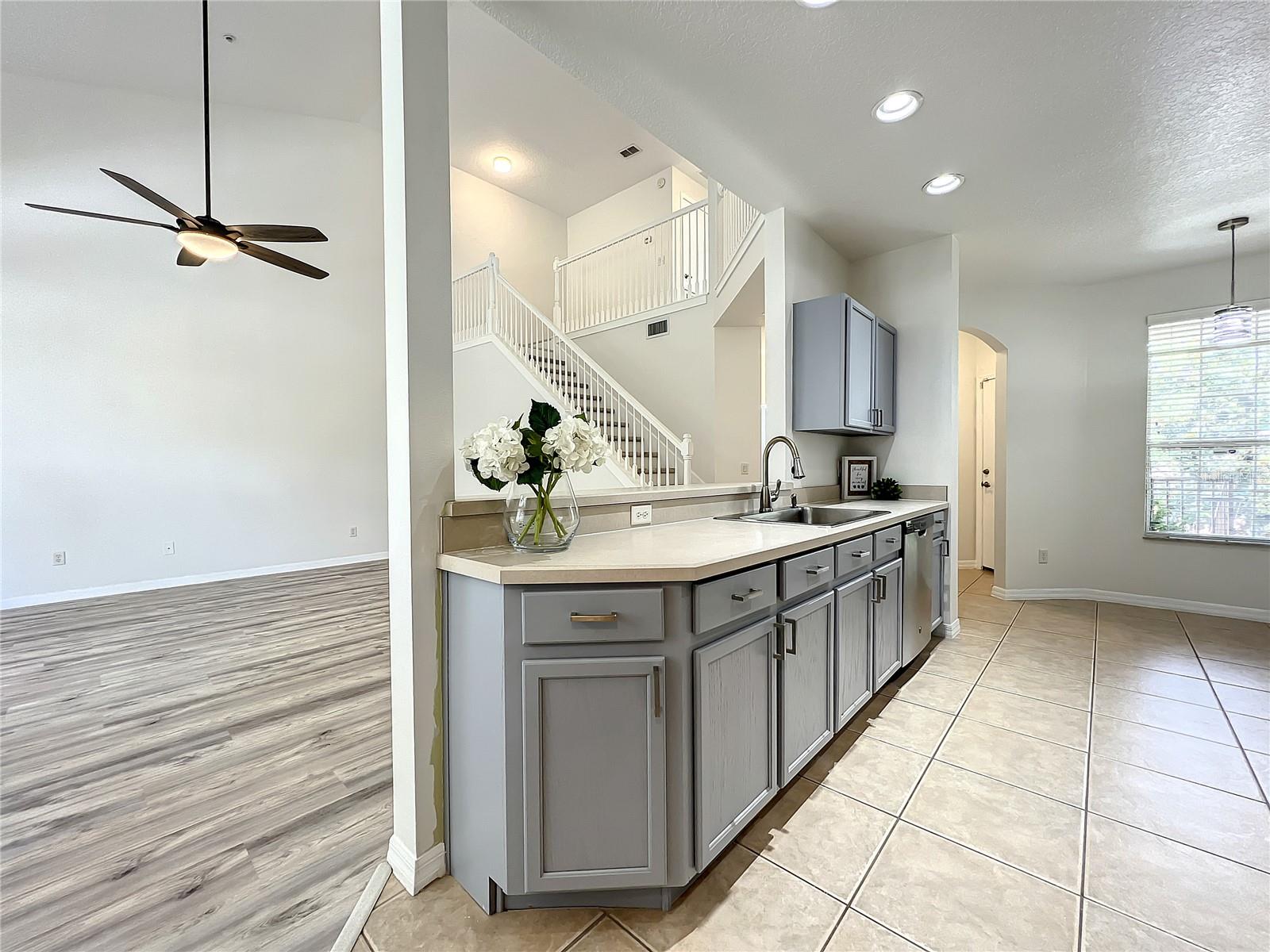 Image 13 of 59 For 696 Seabrook Court 202