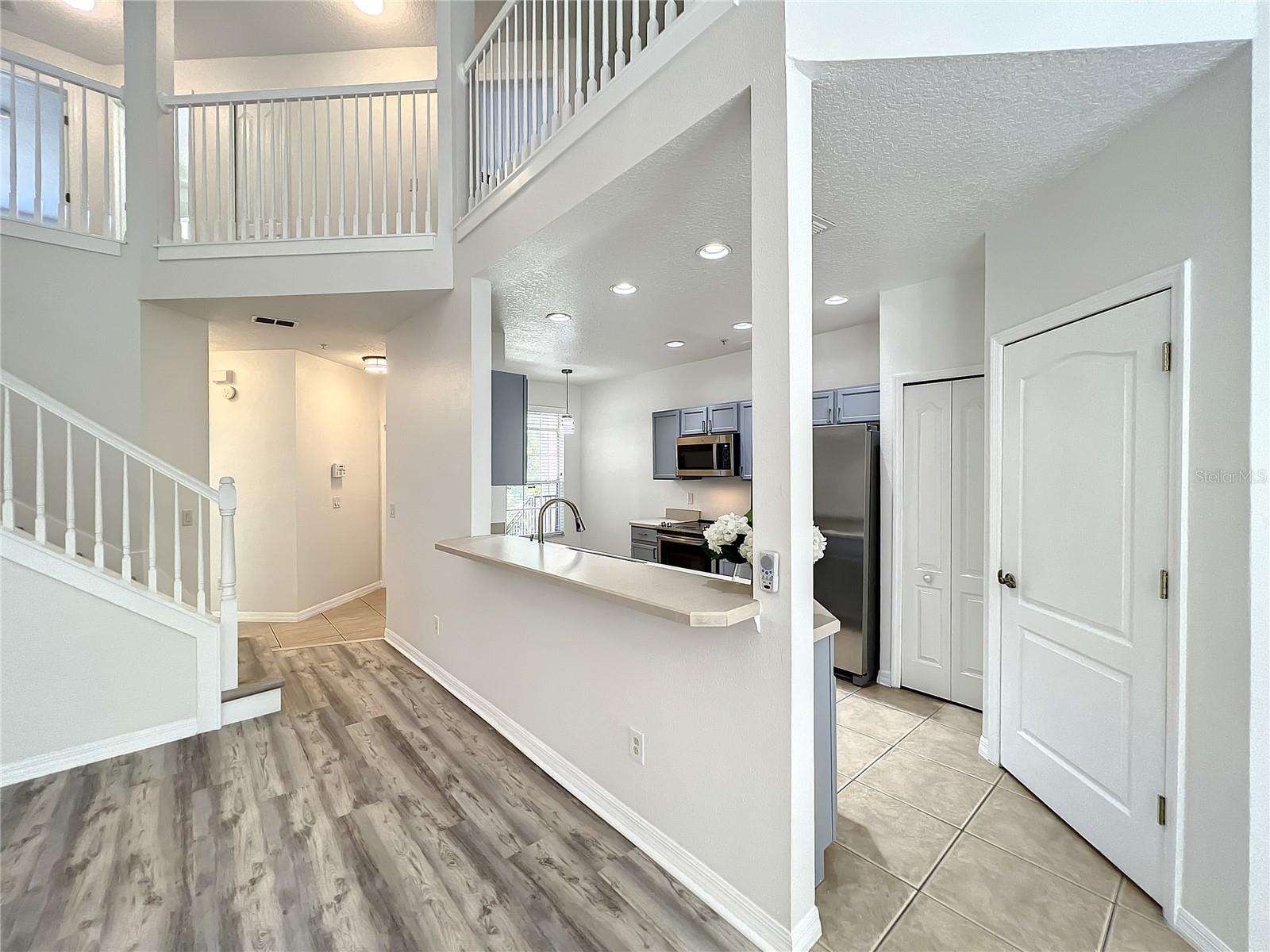 Image 14 of 59 For 696 Seabrook Court 202