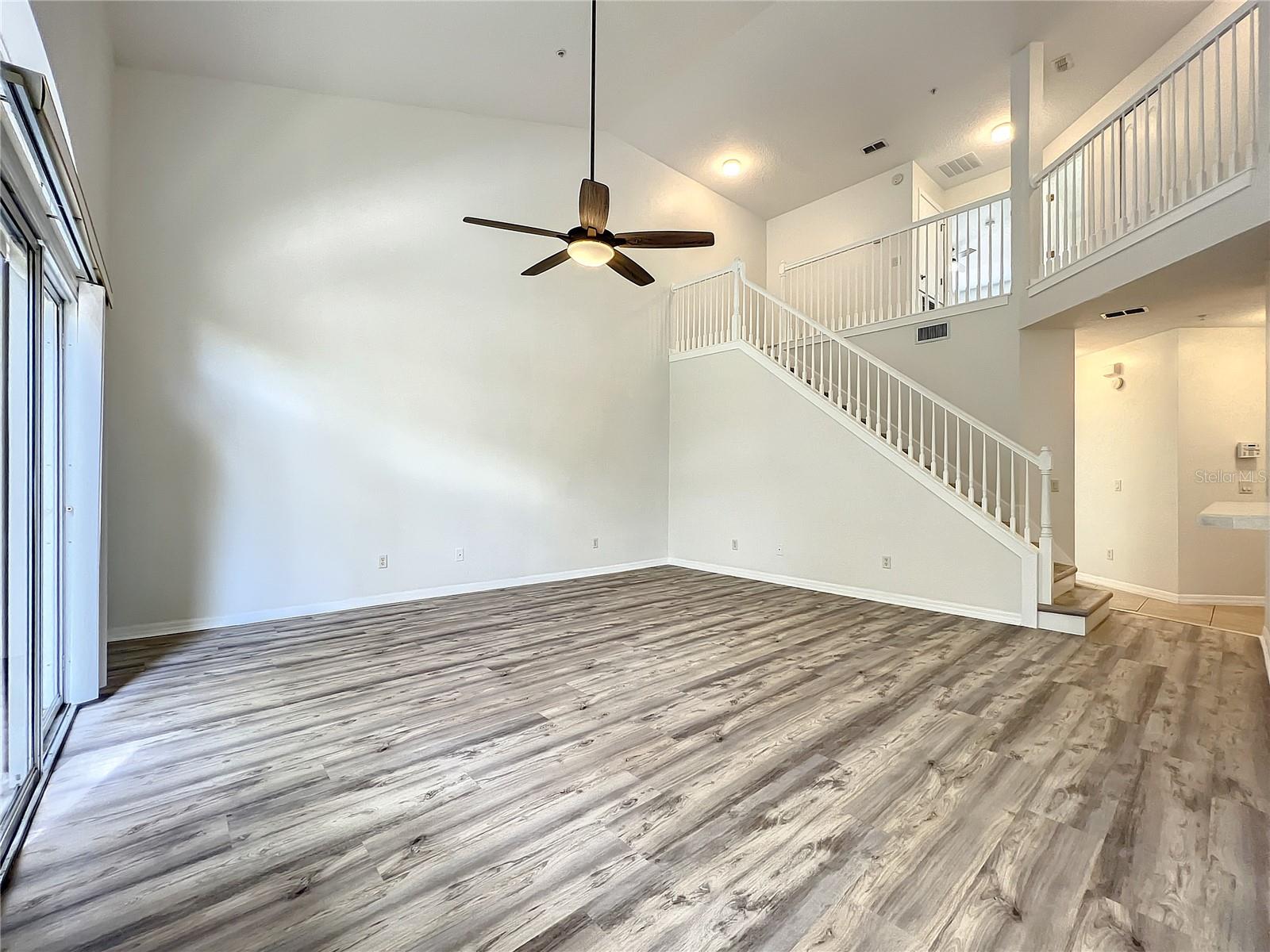 Image 16 of 59 For 696 Seabrook Court 202