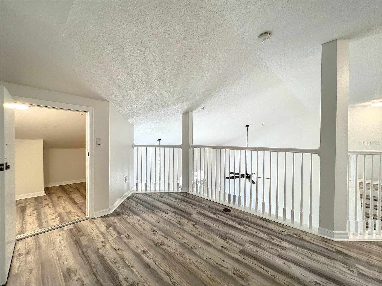 Image 29 of 59 For 696 Seabrook Court 202
