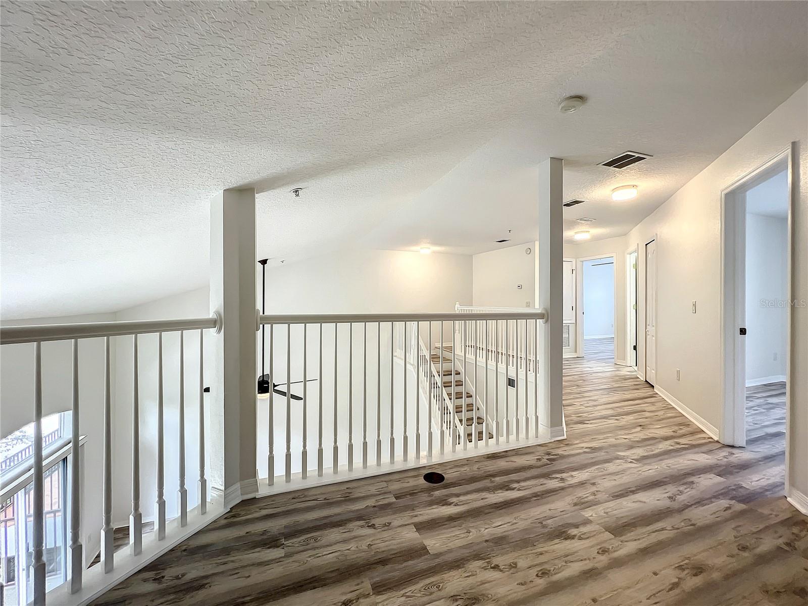 Image 31 of 59 For 696 Seabrook Court 202