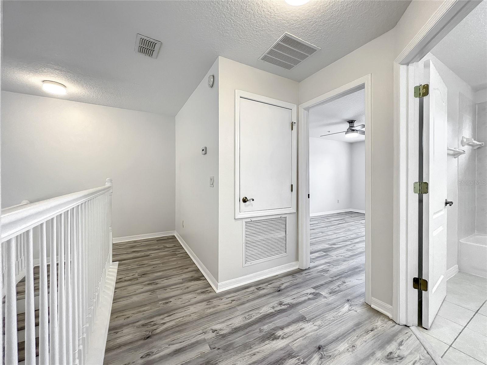 Image 34 of 59 For 696 Seabrook Court 202
