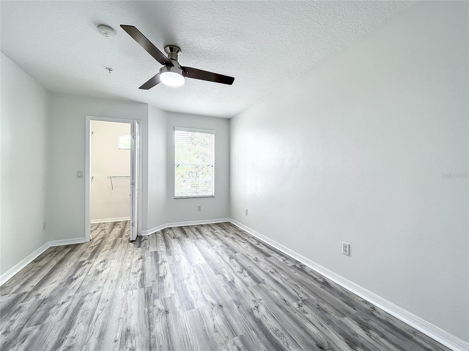Image 35 of 59 For 696 Seabrook Court 202