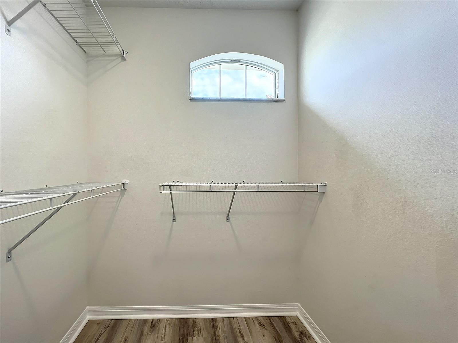 Image 36 of 59 For 696 Seabrook Court 202