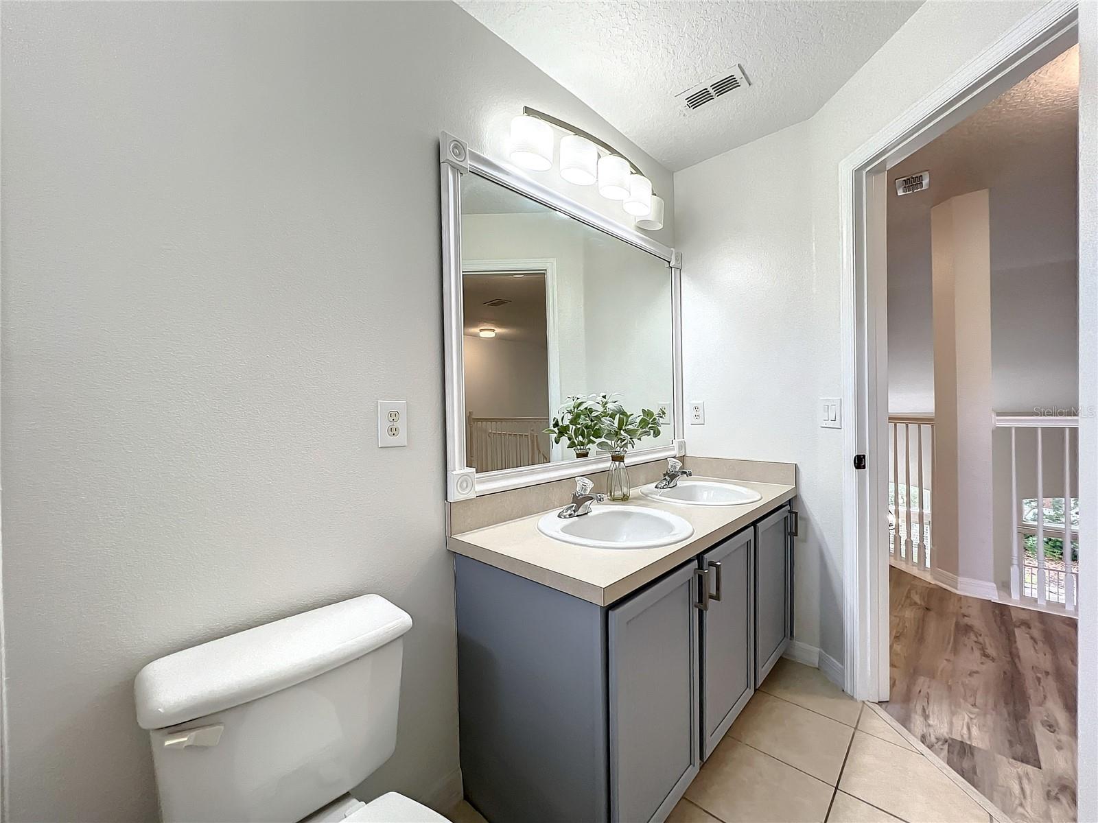 Image 52 of 59 For 696 Seabrook Court 202