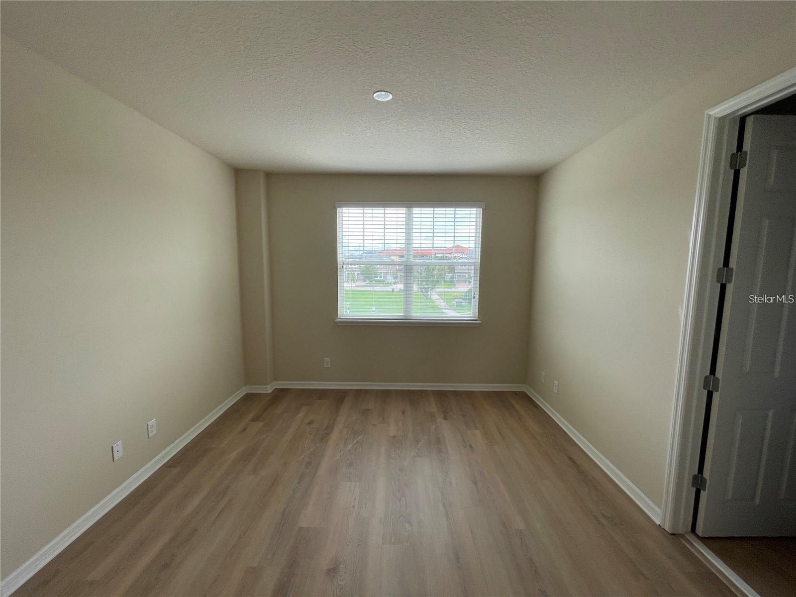 Image 14 of 21 For 4939 Southlawn Avenue