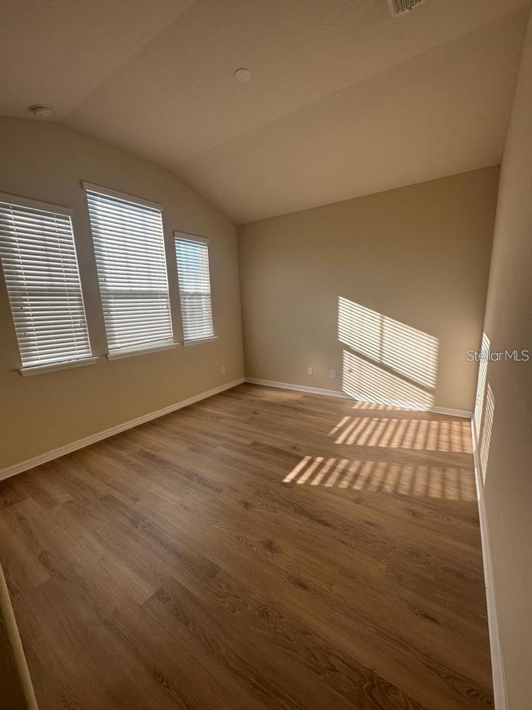 Image 15 of 21 For 4939 Southlawn Avenue