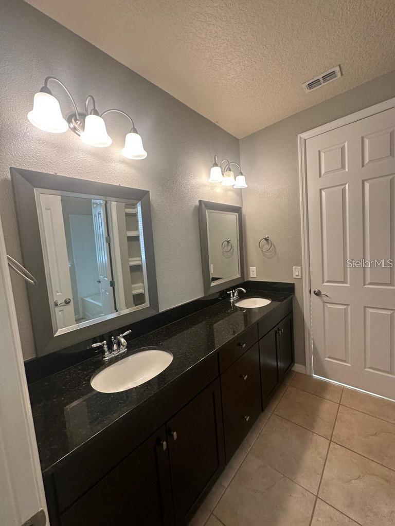 Image 16 of 21 For 4939 Southlawn Avenue