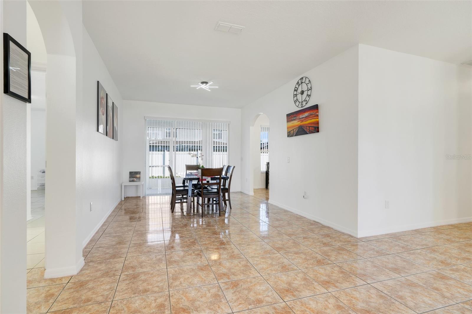 Image 13 of 42 For 560 Viceroy Court