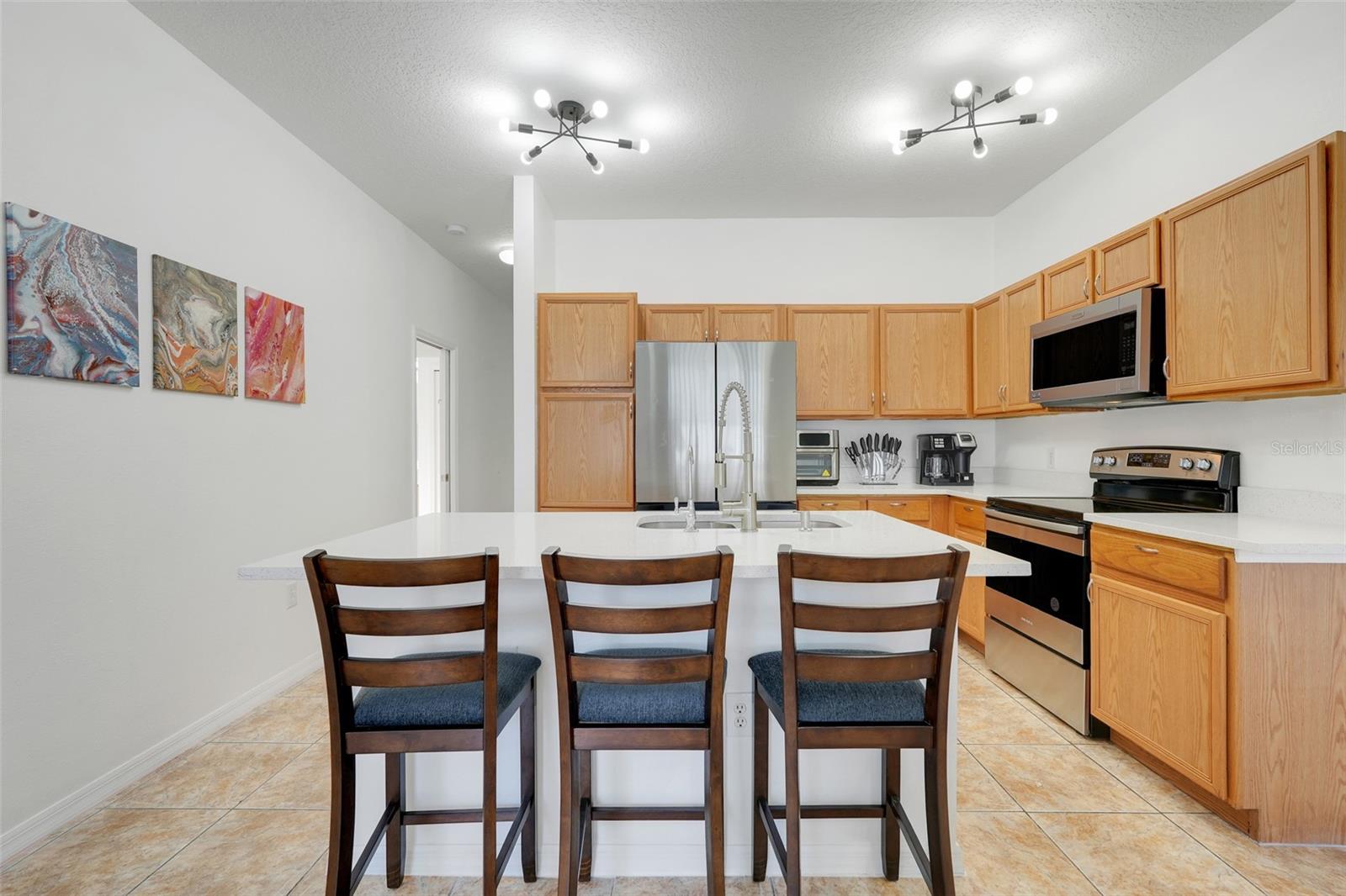 Image 15 of 42 For 560 Viceroy Court