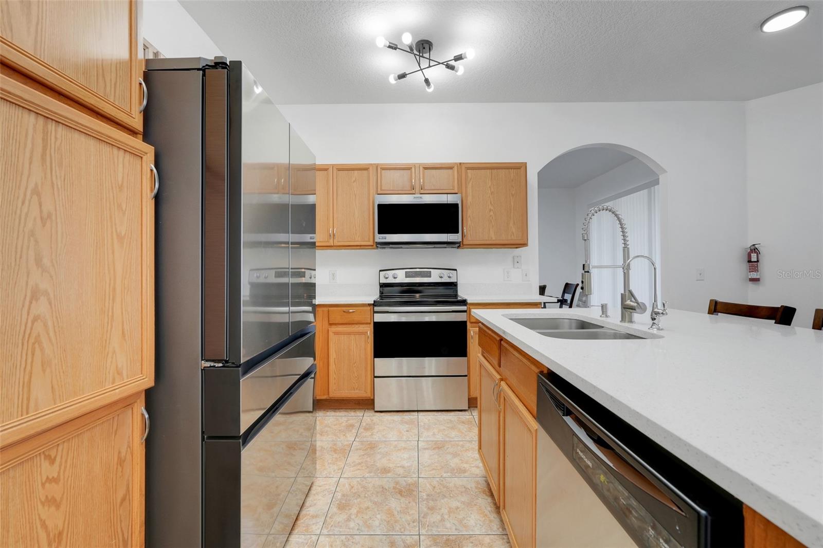 Image 17 of 42 For 560 Viceroy Court