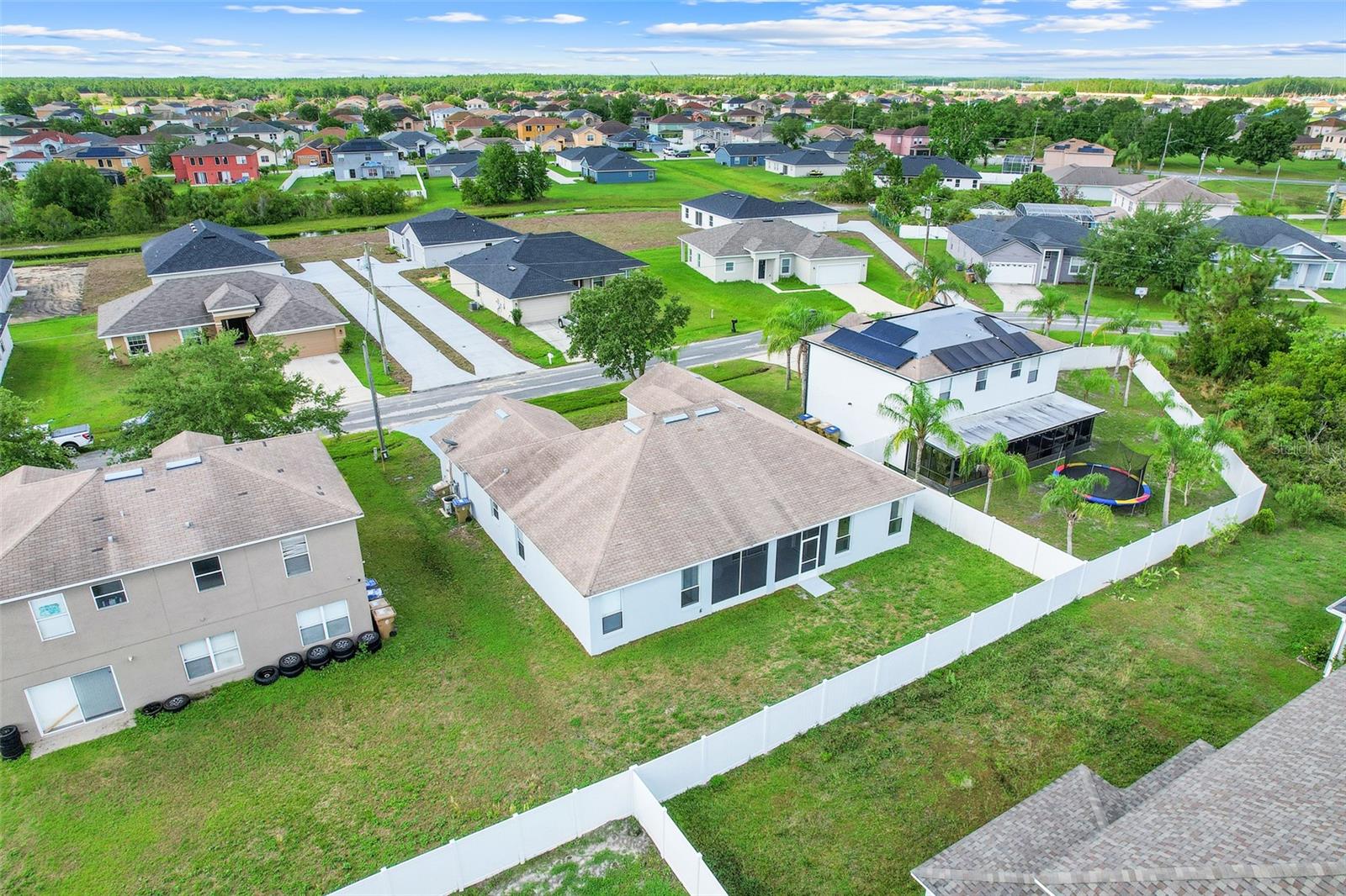 Image 3 of 42 For 560 Viceroy Court