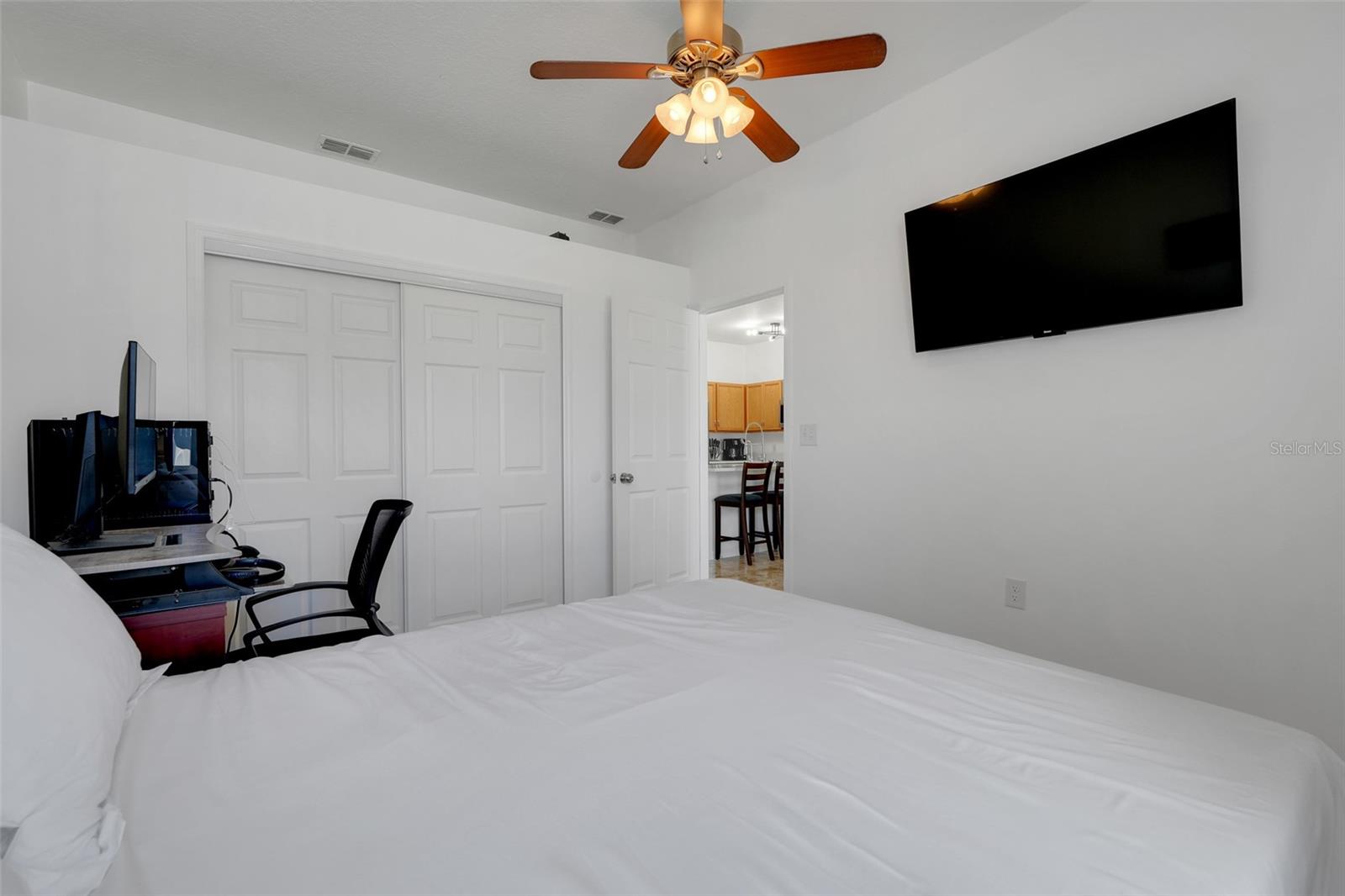 Image 31 of 42 For 560 Viceroy Court