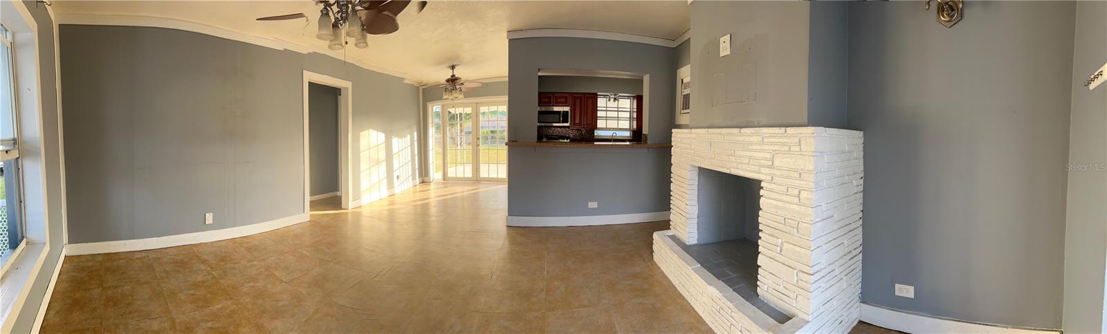 Listing photo id 1 for 2411 50th Terrace