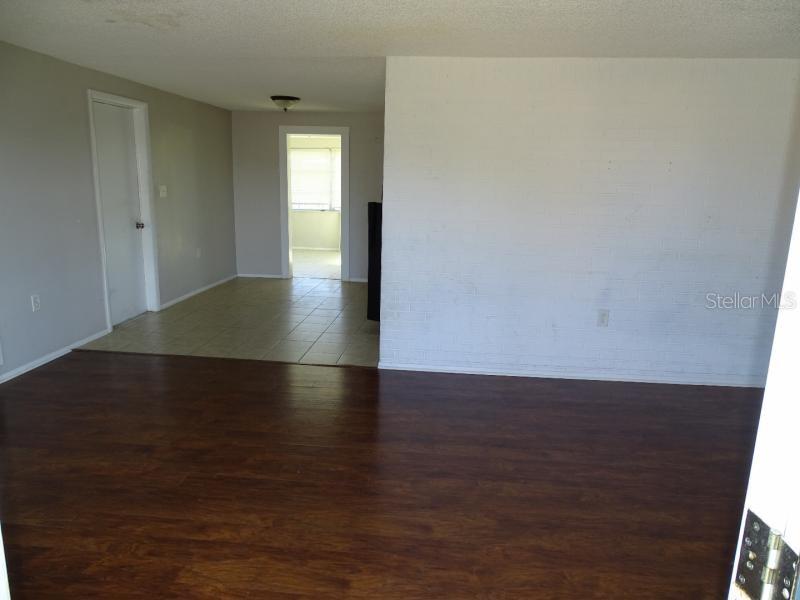 Image 3 of 11 For 3347 Roxbury Drive