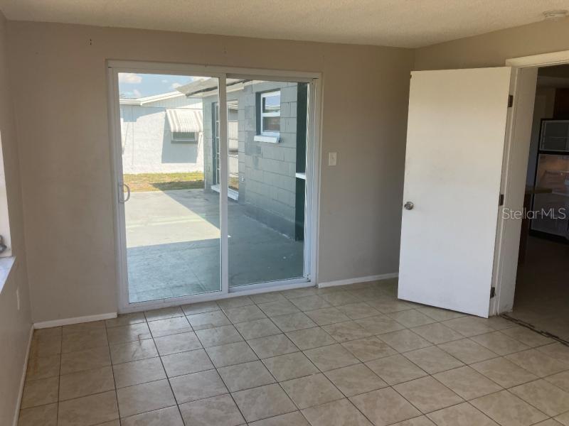 Image 9 of 11 For 3347 Roxbury Drive
