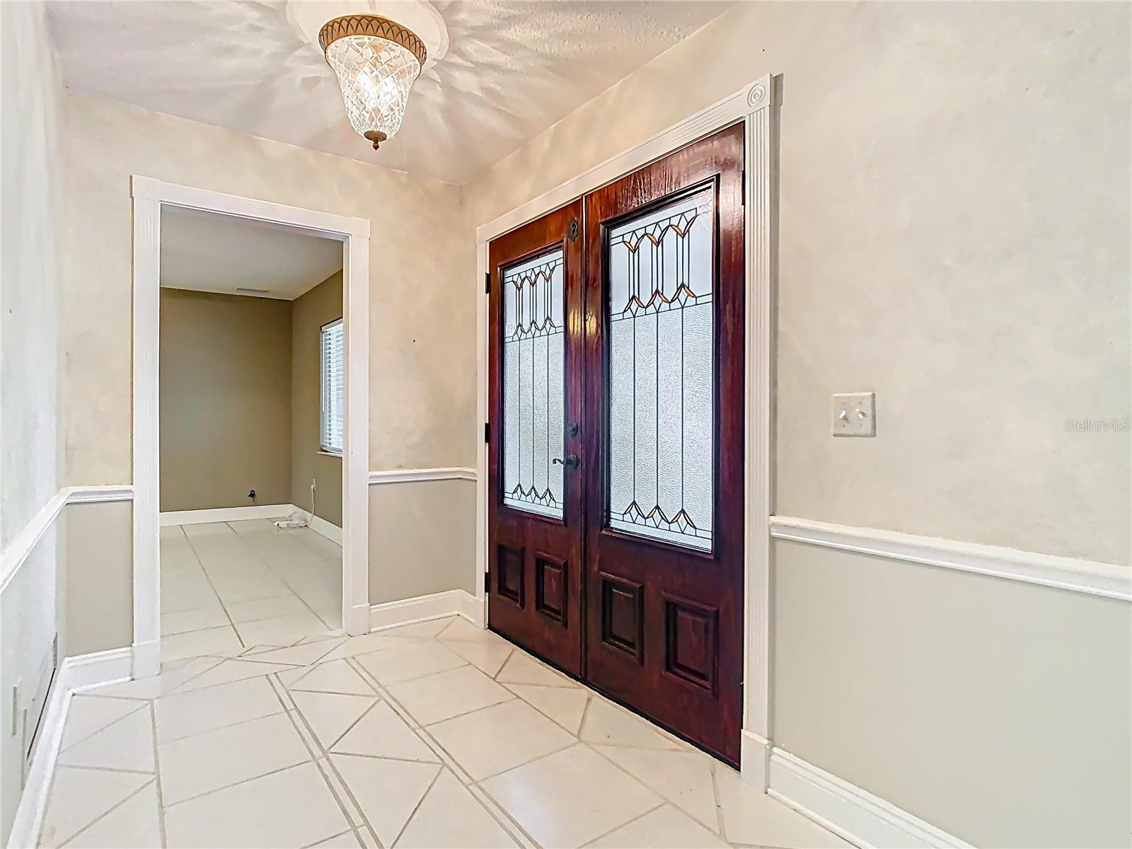 Image 13 of 77 For 148 Tarrytown Trl