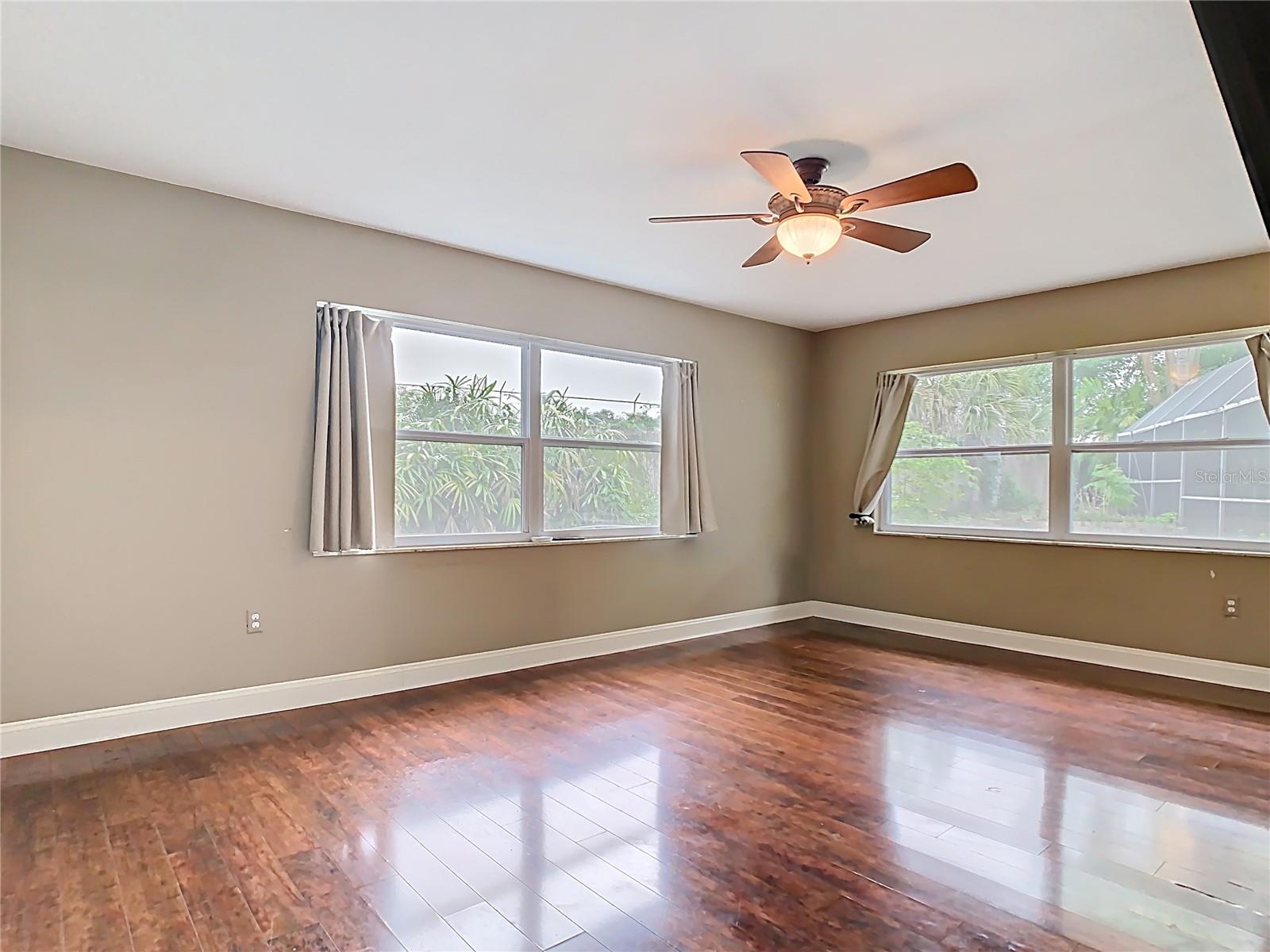 Image 15 of 77 For 148 Tarrytown Trl