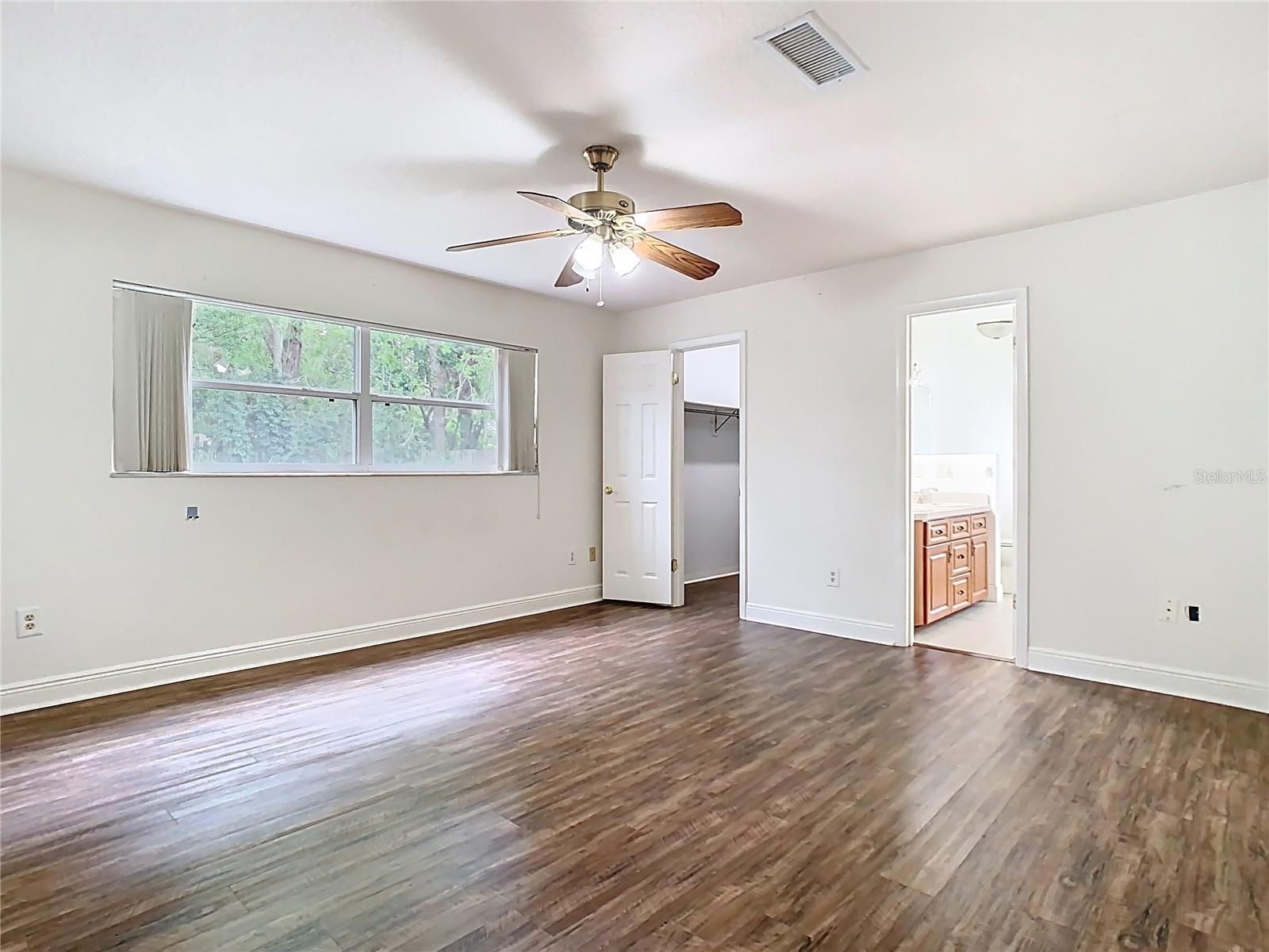 Image 16 of 77 For 148 Tarrytown Trl