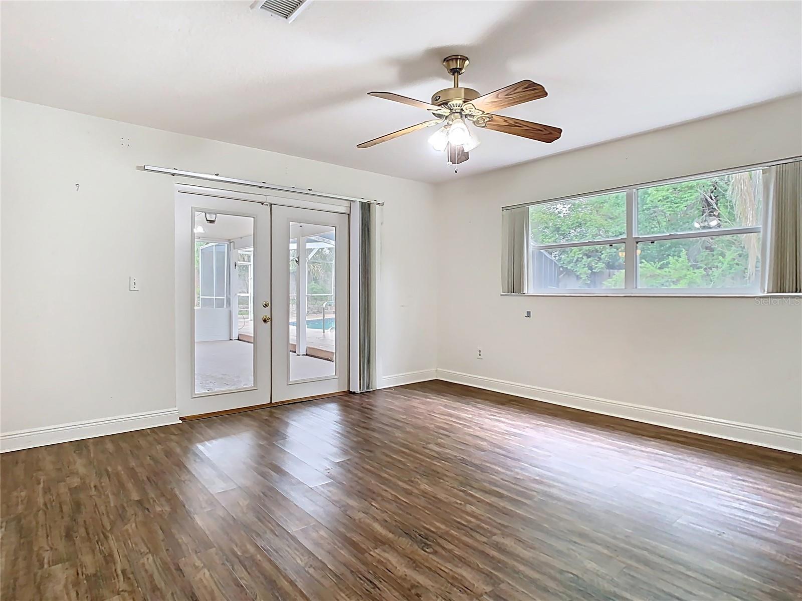 Image 17 of 77 For 148 Tarrytown Trl