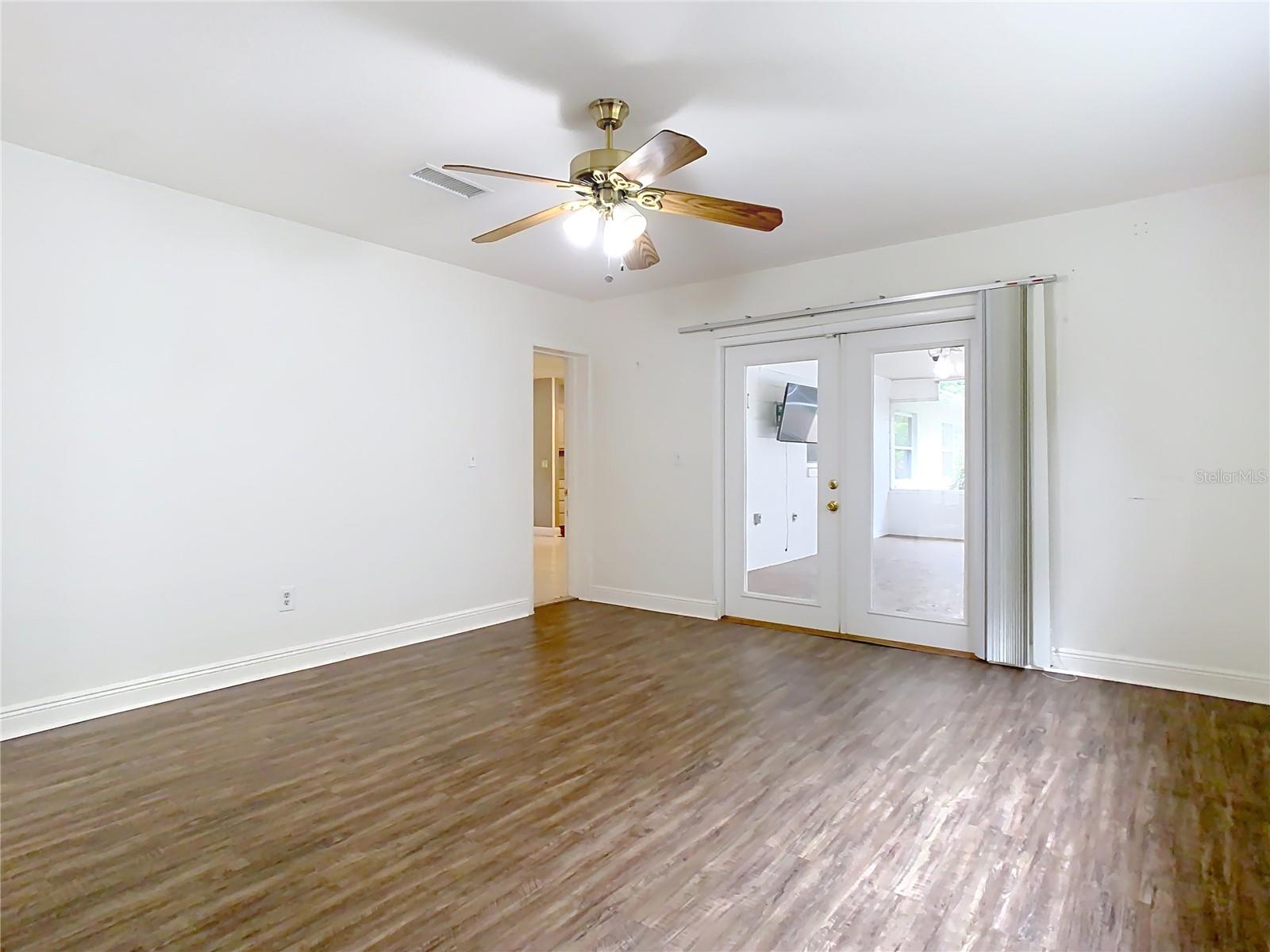 Image 18 of 77 For 148 Tarrytown Trl