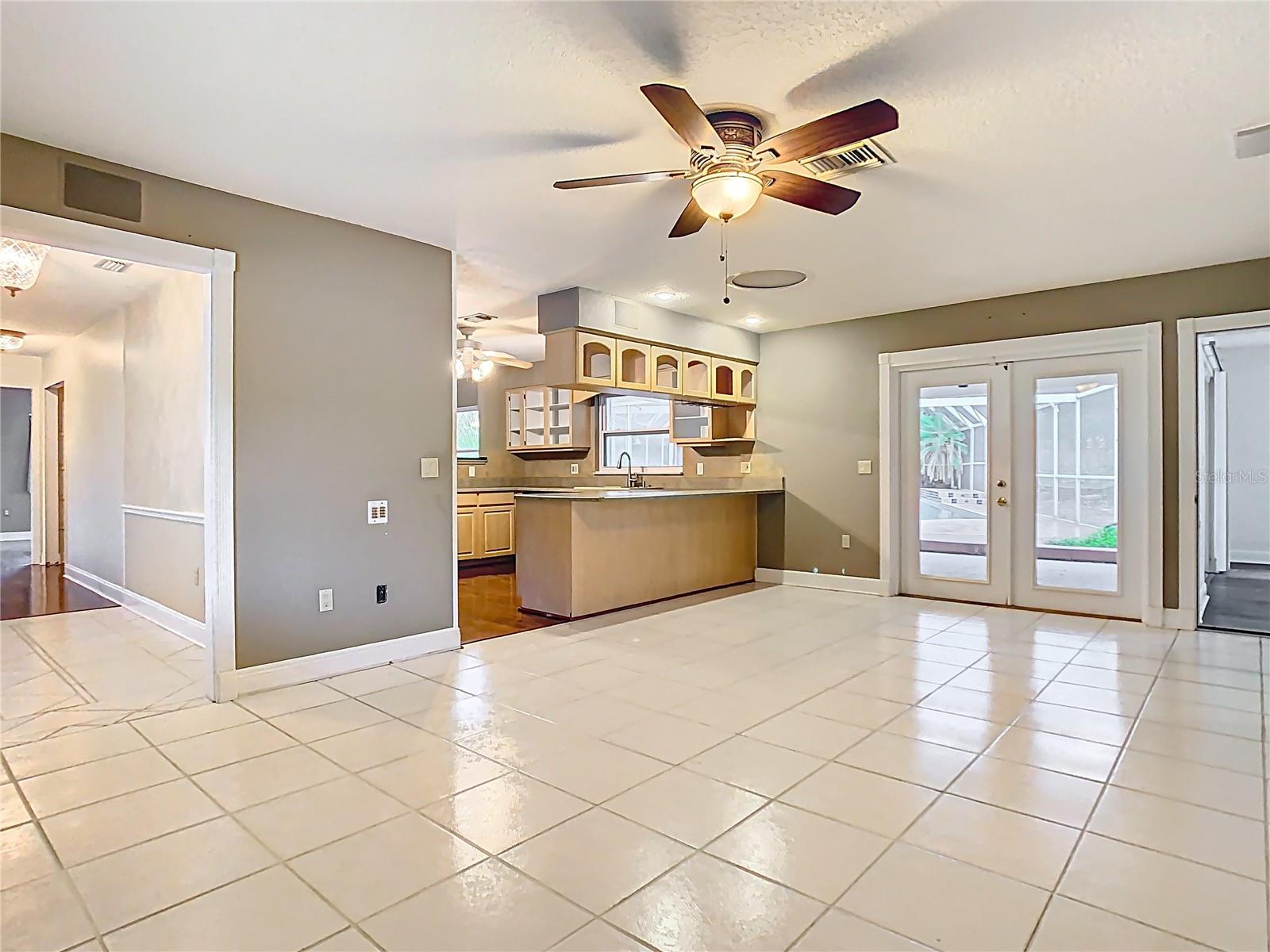 Image 4 of 77 For 148 Tarrytown Trl