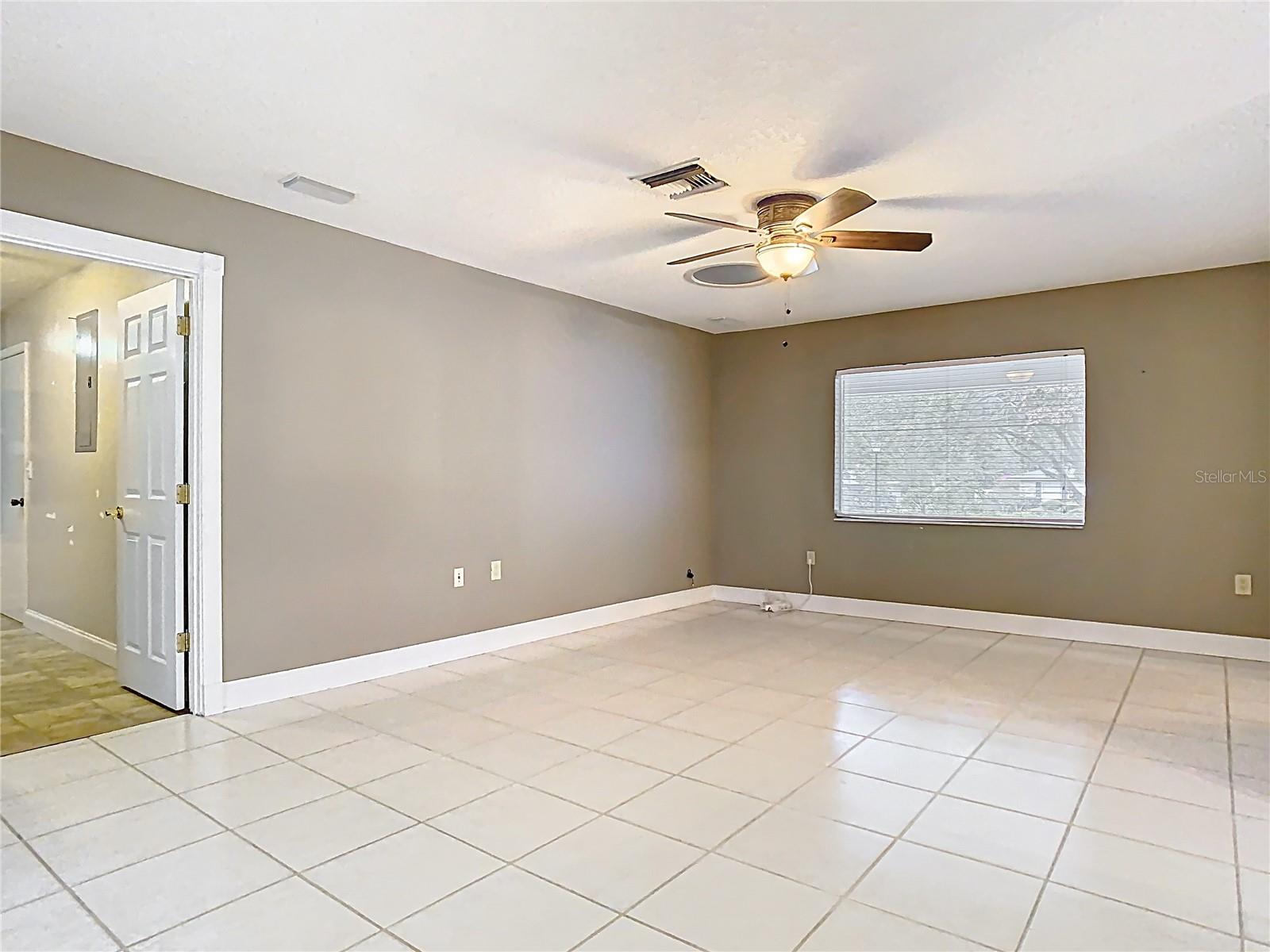 Image 6 of 77 For 148 Tarrytown Trl