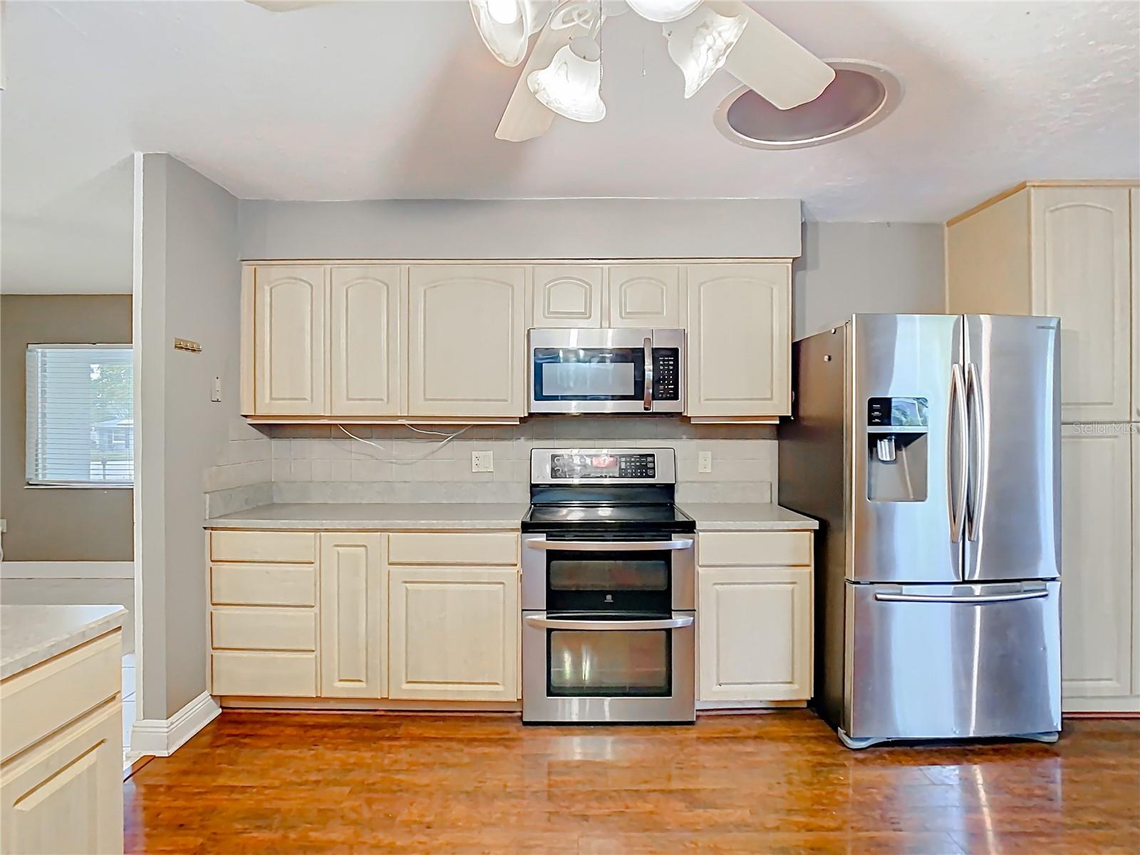 Image 7 of 77 For 148 Tarrytown Trl