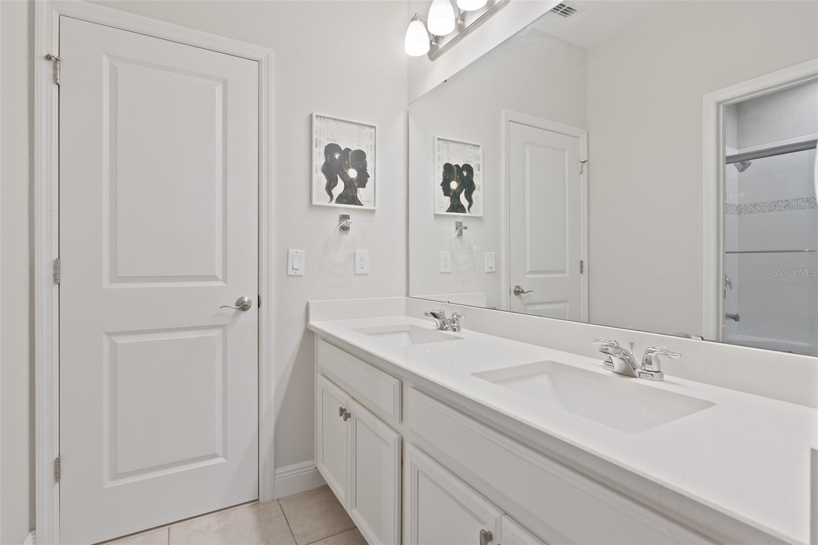 Image 31 of 50 For 9845 Emerald Berry Dr