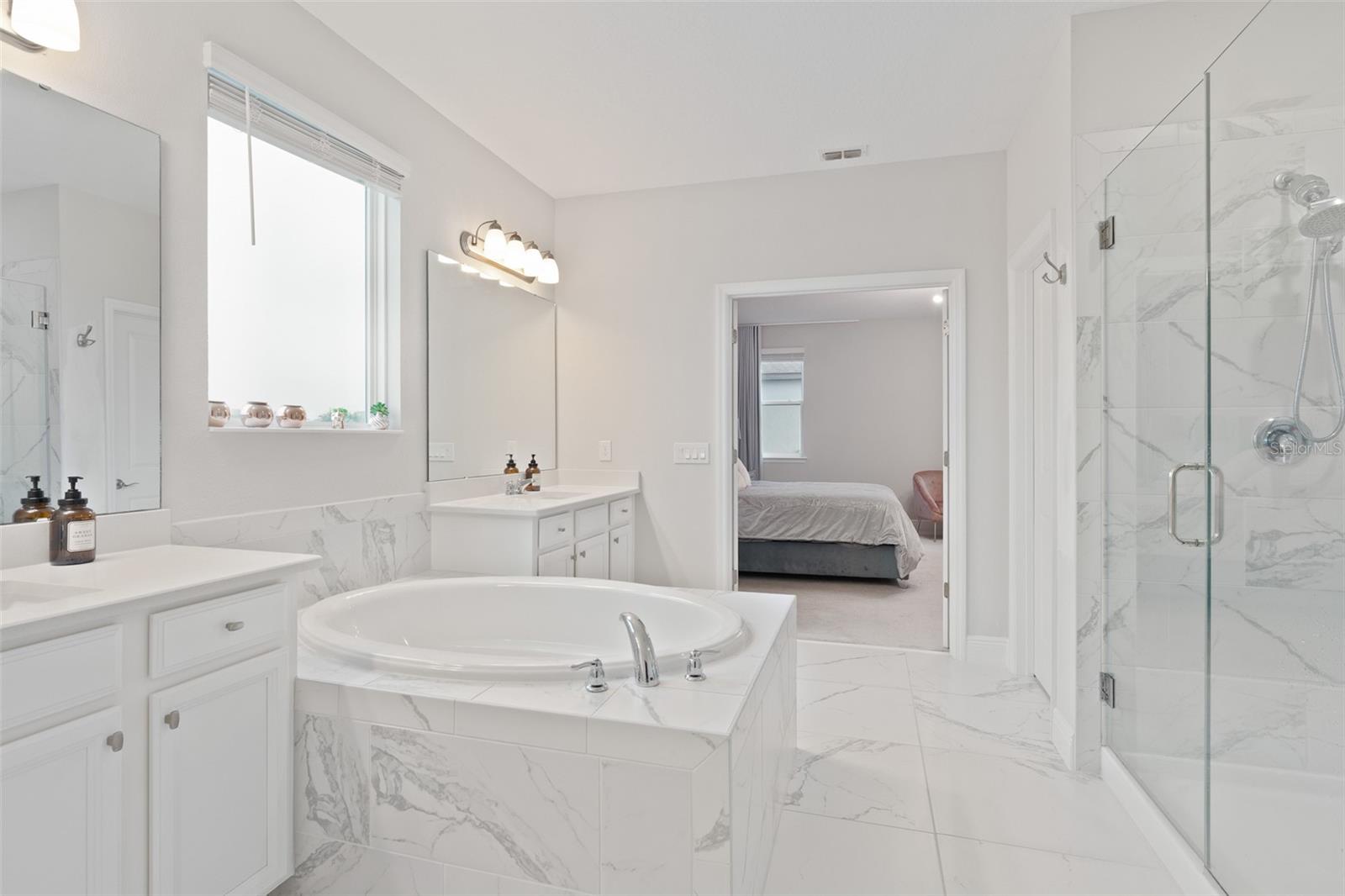 Image 36 of 50 For 9845 Emerald Berry Dr