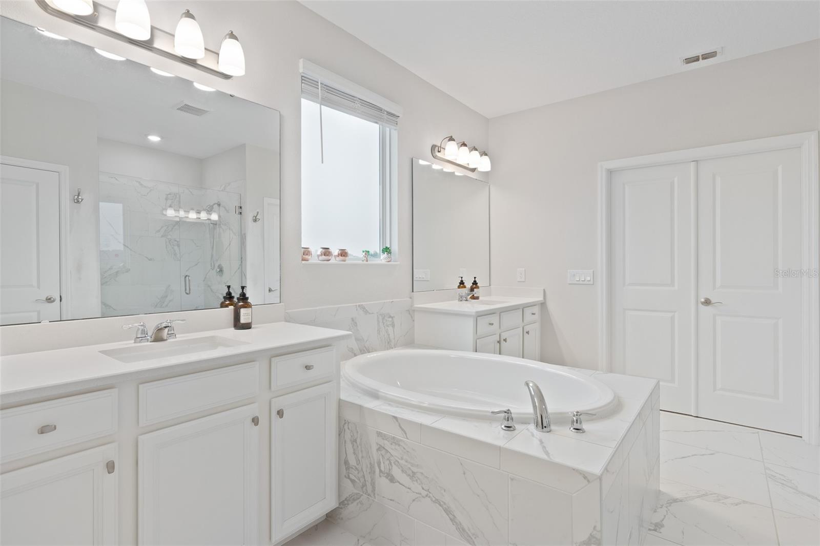 Image 37 of 50 For 9845 Emerald Berry Dr