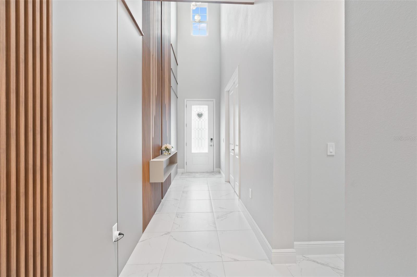 Image 5 of 50 For 9845 Emerald Berry Dr