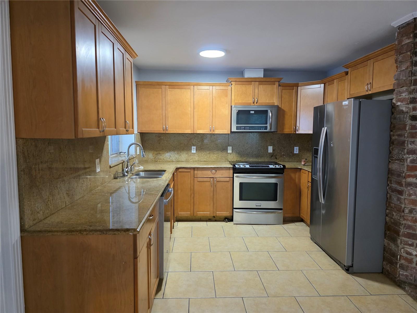 Image 4 of 19 For 1695 Horatio Avenue
