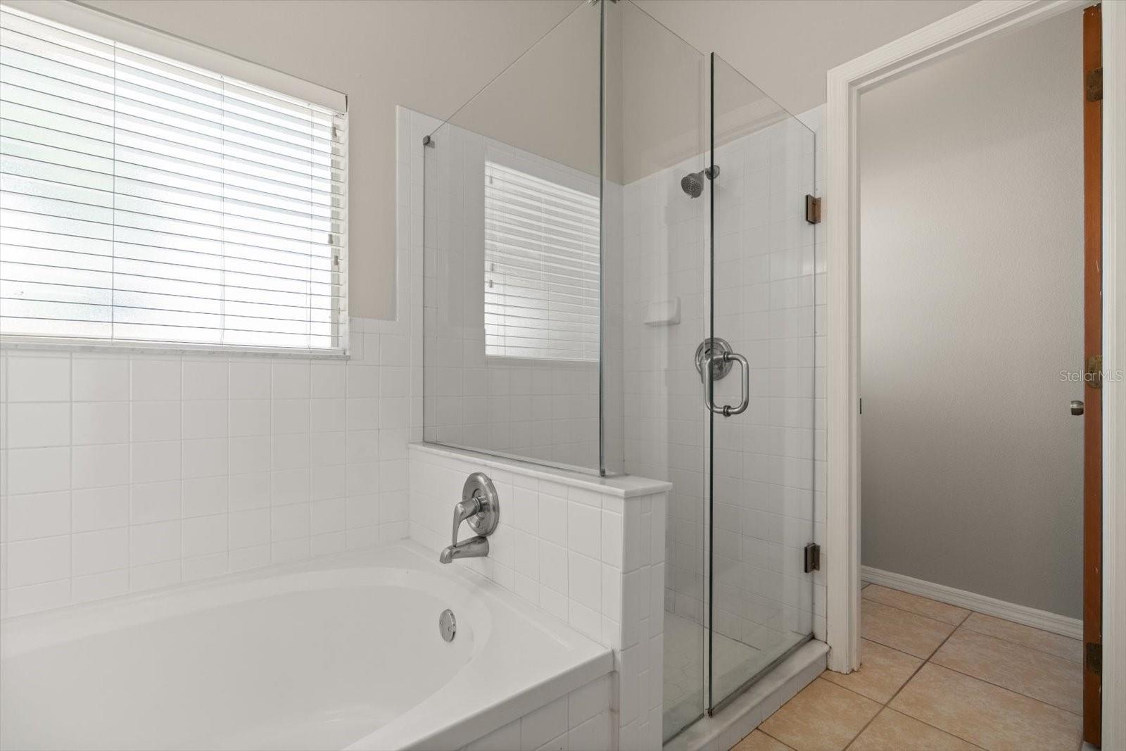 Image 5 of 26 For 1415 Hensley Drive
