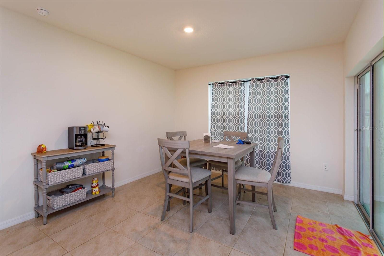 Image 4 of 16 For 5367 Douglas Fir Drive