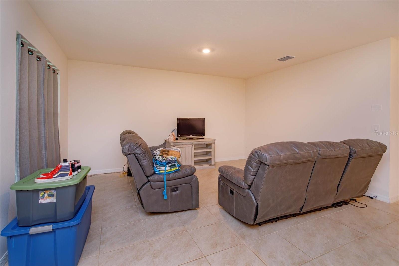 Image 7 of 16 For 5367 Douglas Fir Drive