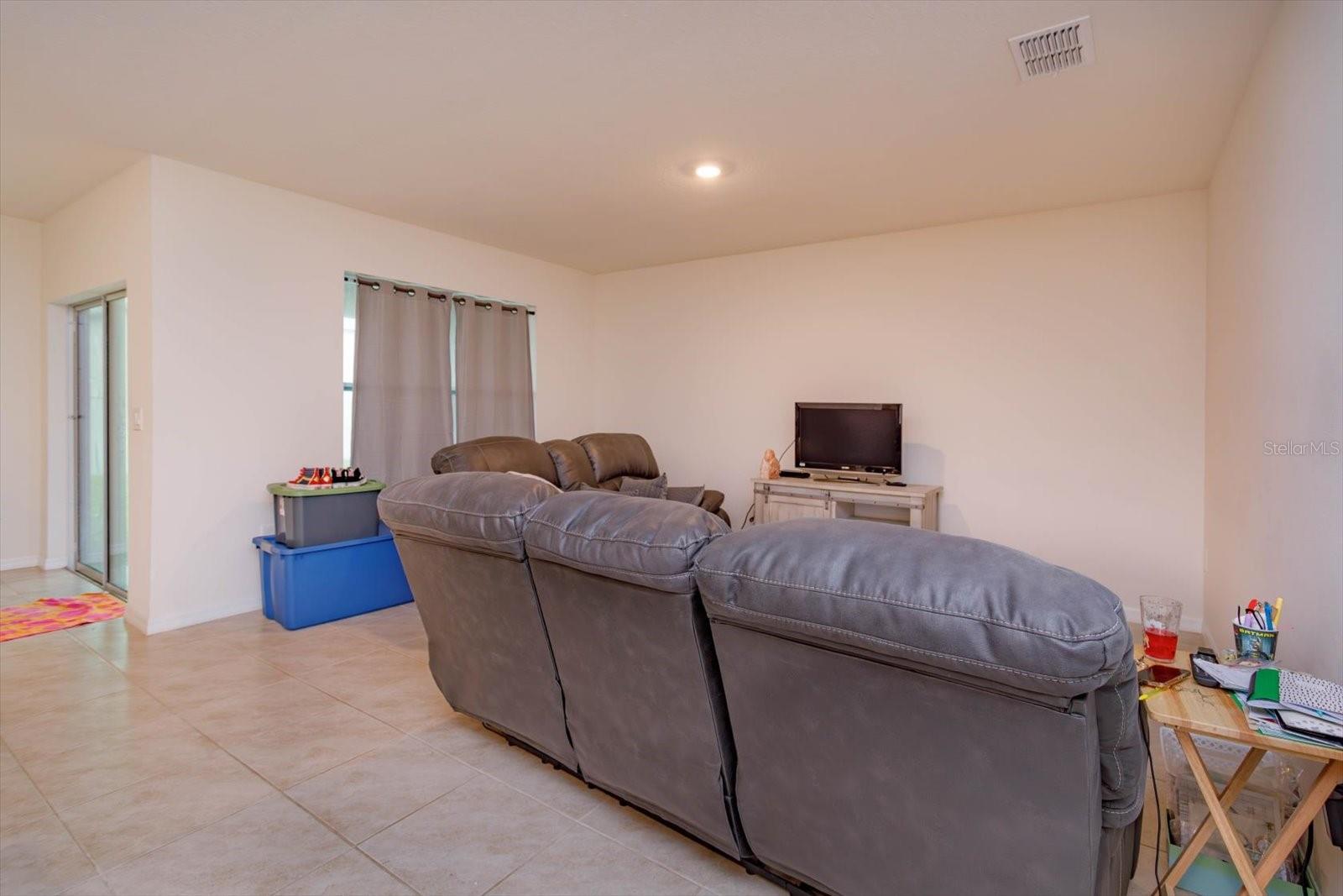 Image 8 of 16 For 5367 Douglas Fir Drive