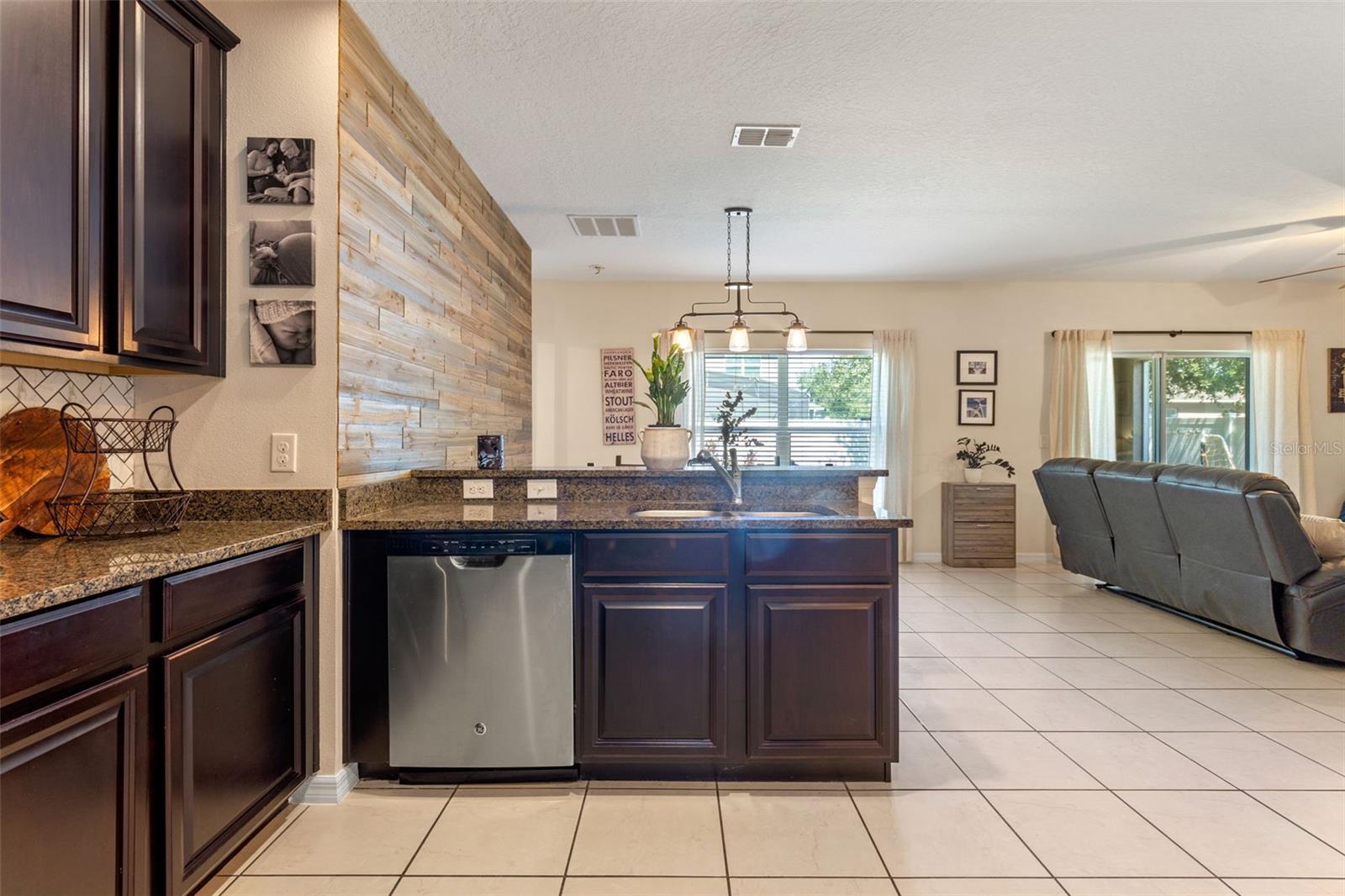 Image 14 of 41 For 10138 Lenox Street