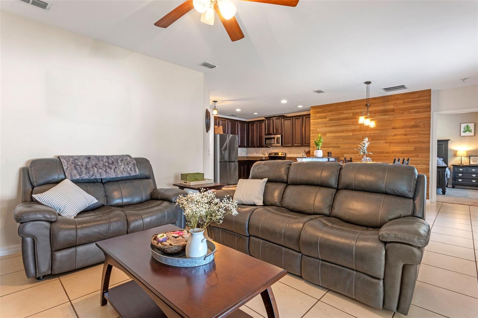 Image 16 of 41 For 10138 Lenox Street