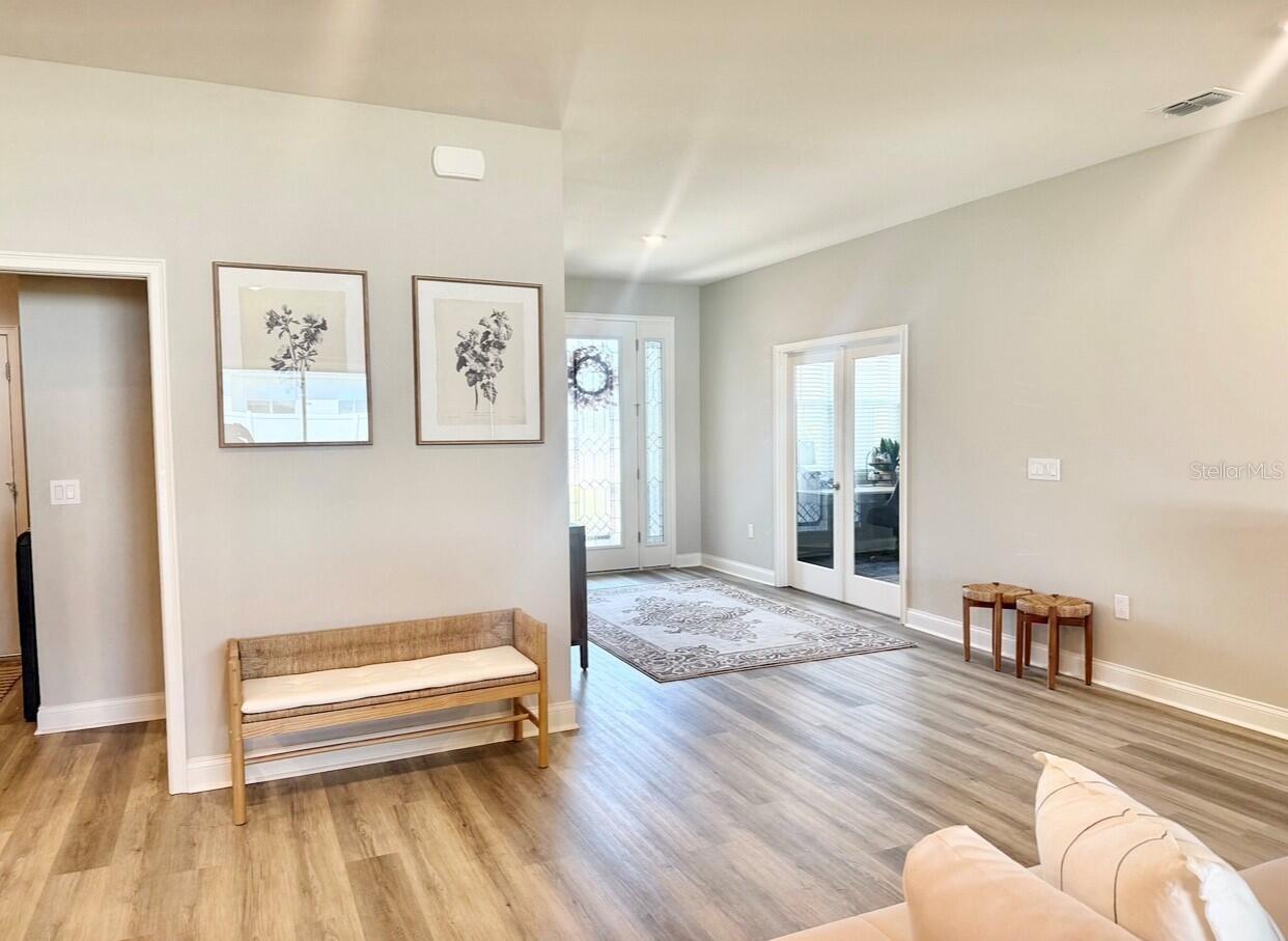Image 6 of 19 For 6686 Treymont Drive