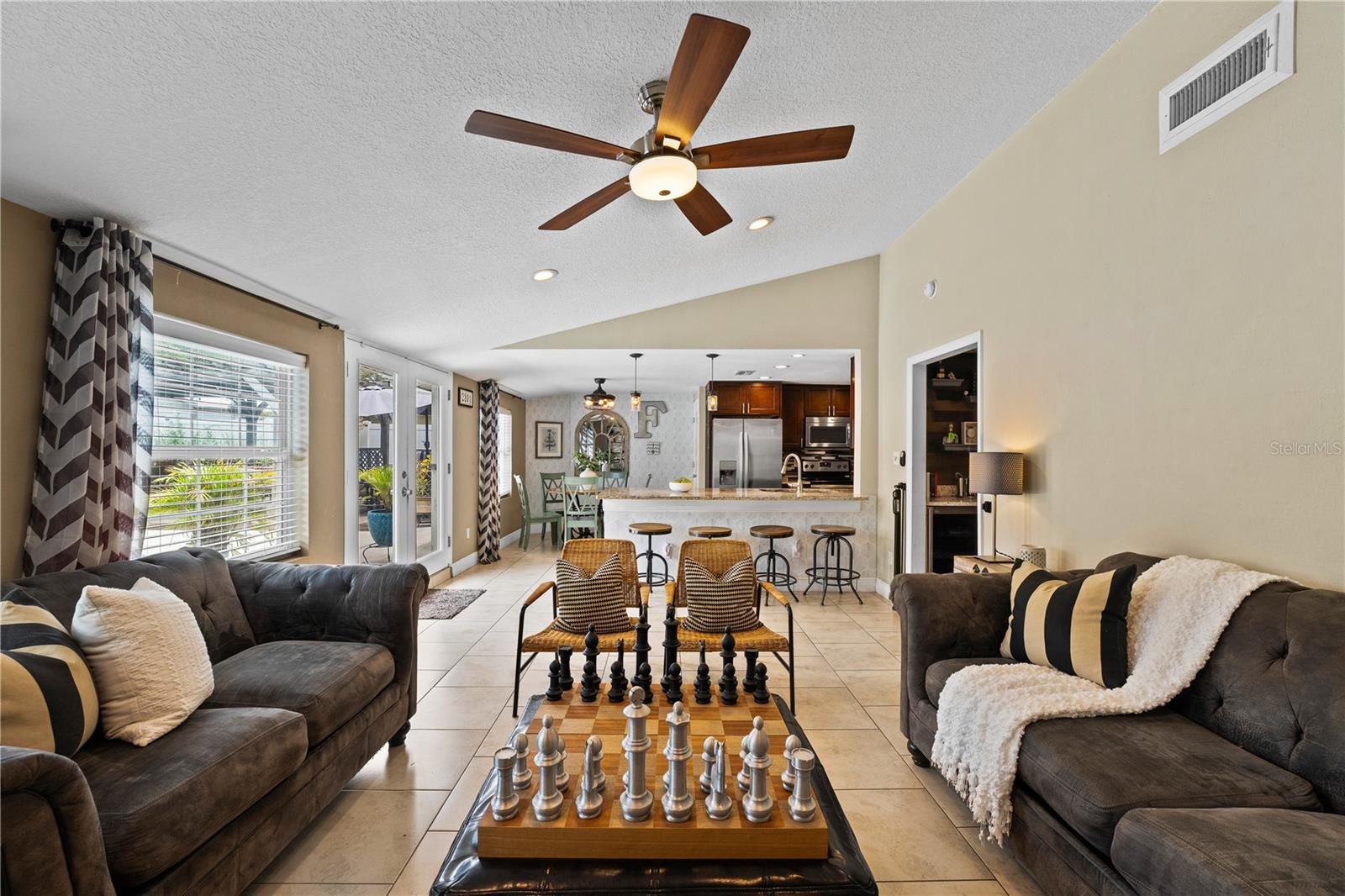 Image 13 of 41 For 2801 Plaza Terrace Drive