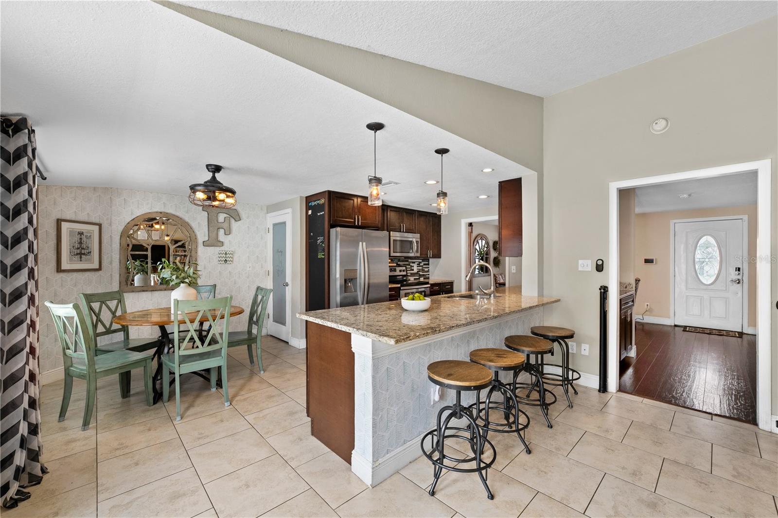 Image 15 of 41 For 2801 Plaza Terrace Drive