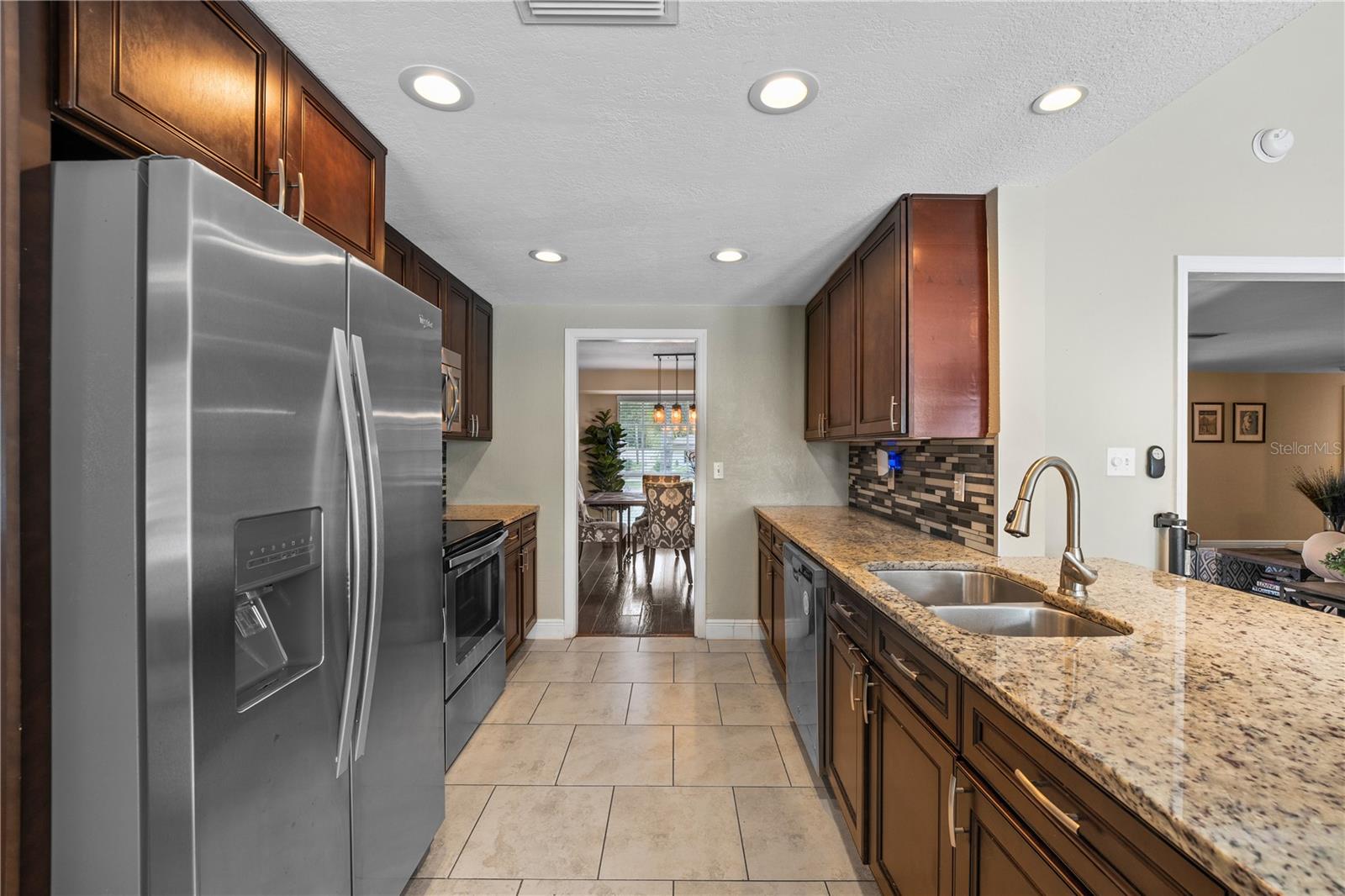 Image 17 of 41 For 2801 Plaza Terrace Drive