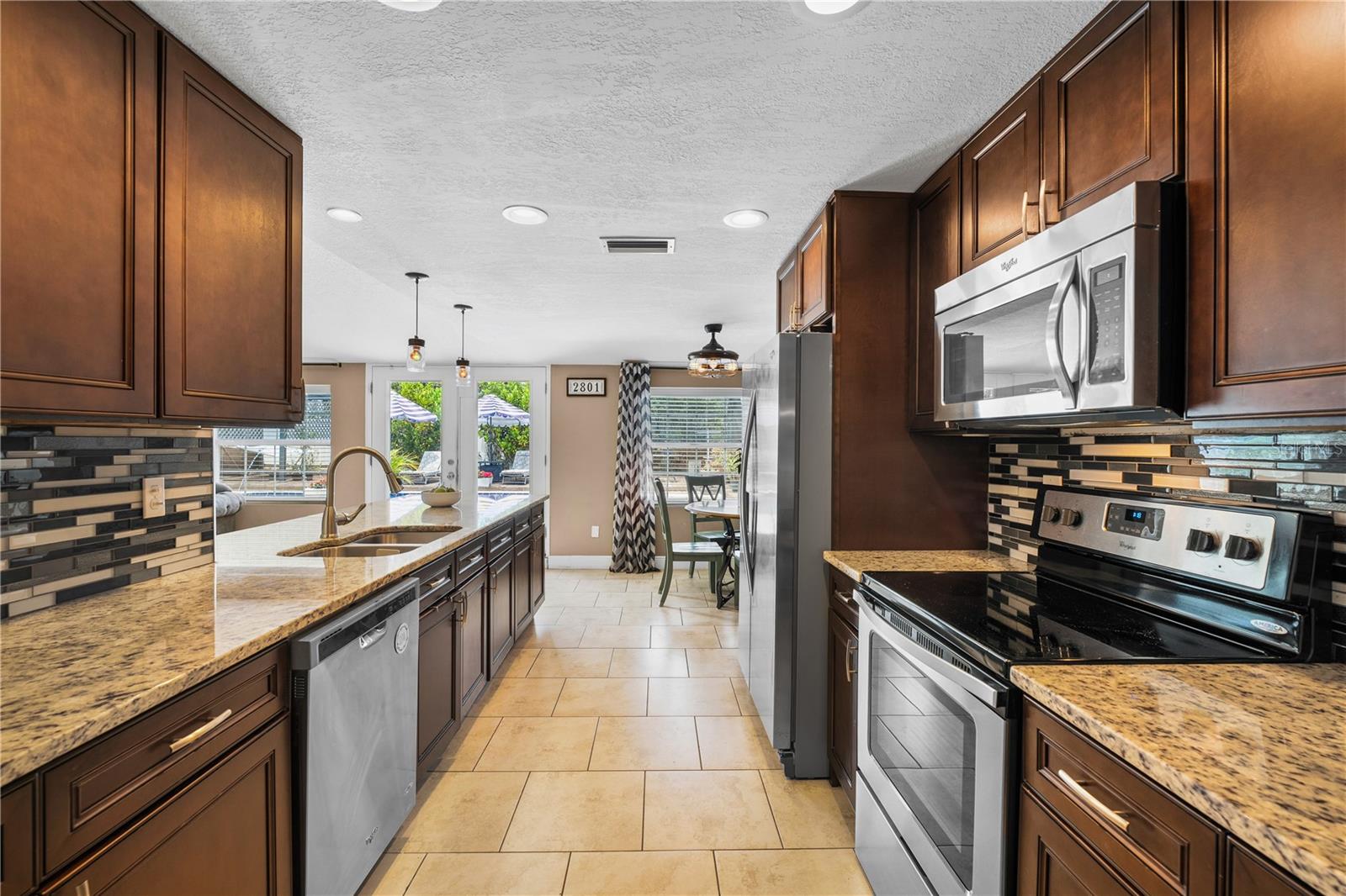 Image 18 of 41 For 2801 Plaza Terrace Drive