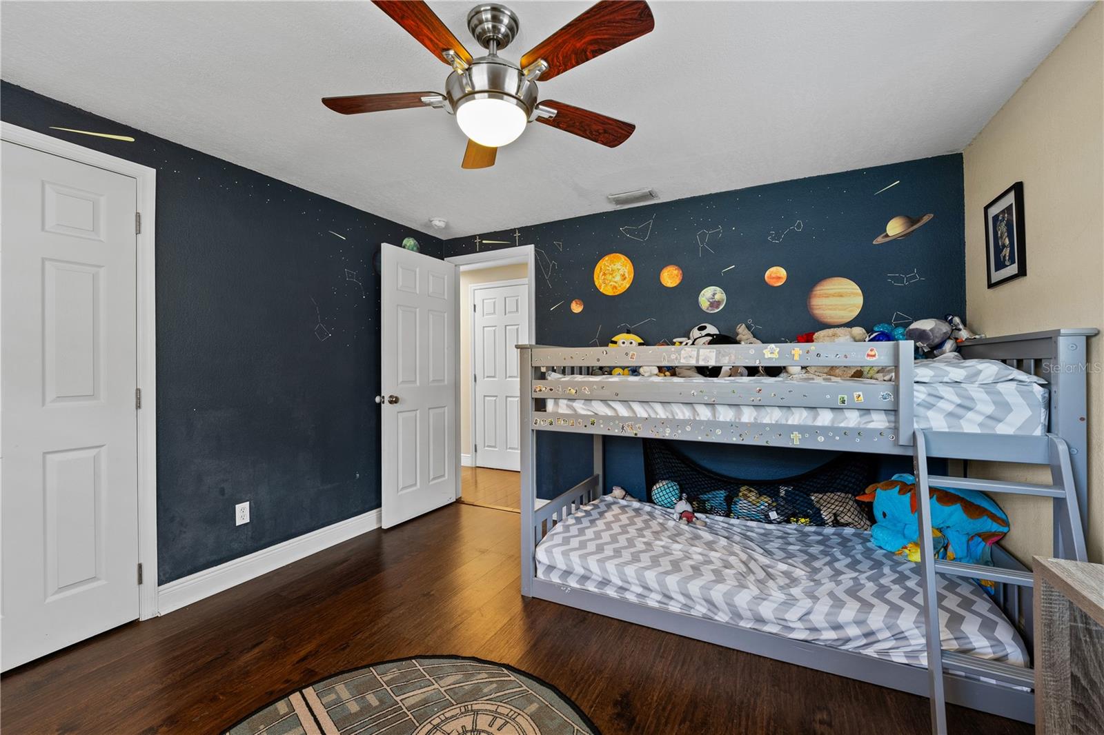 Image 22 of 41 For 2801 Plaza Terrace Drive