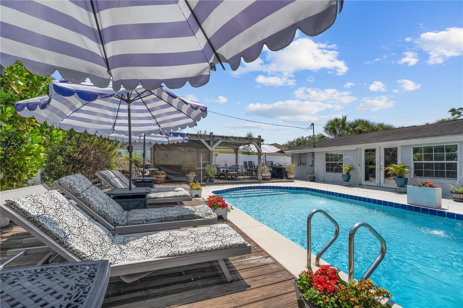 Image 33 of 41 For 2801 Plaza Terrace Drive