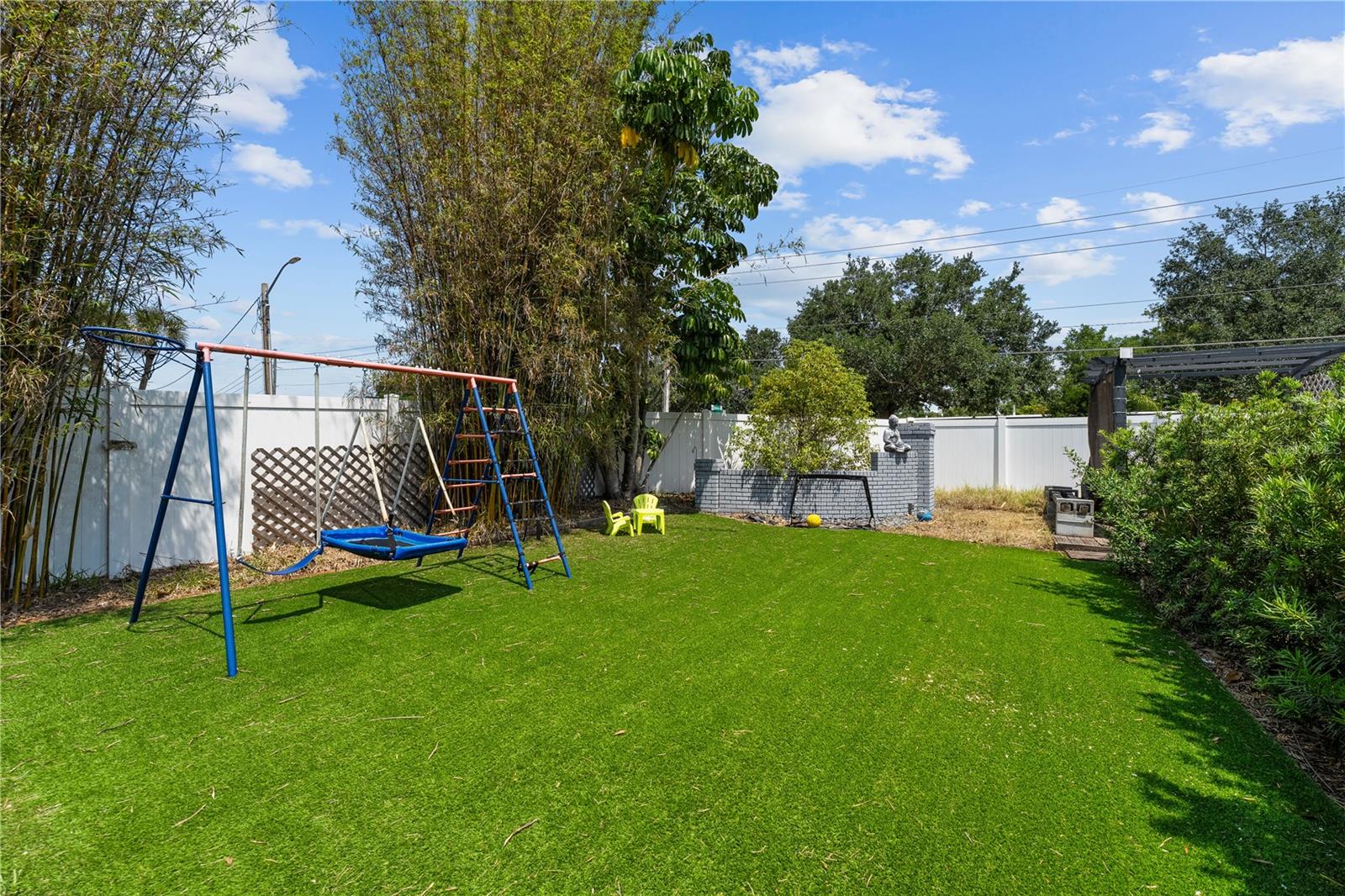 Image 38 of 41 For 2801 Plaza Terrace Drive