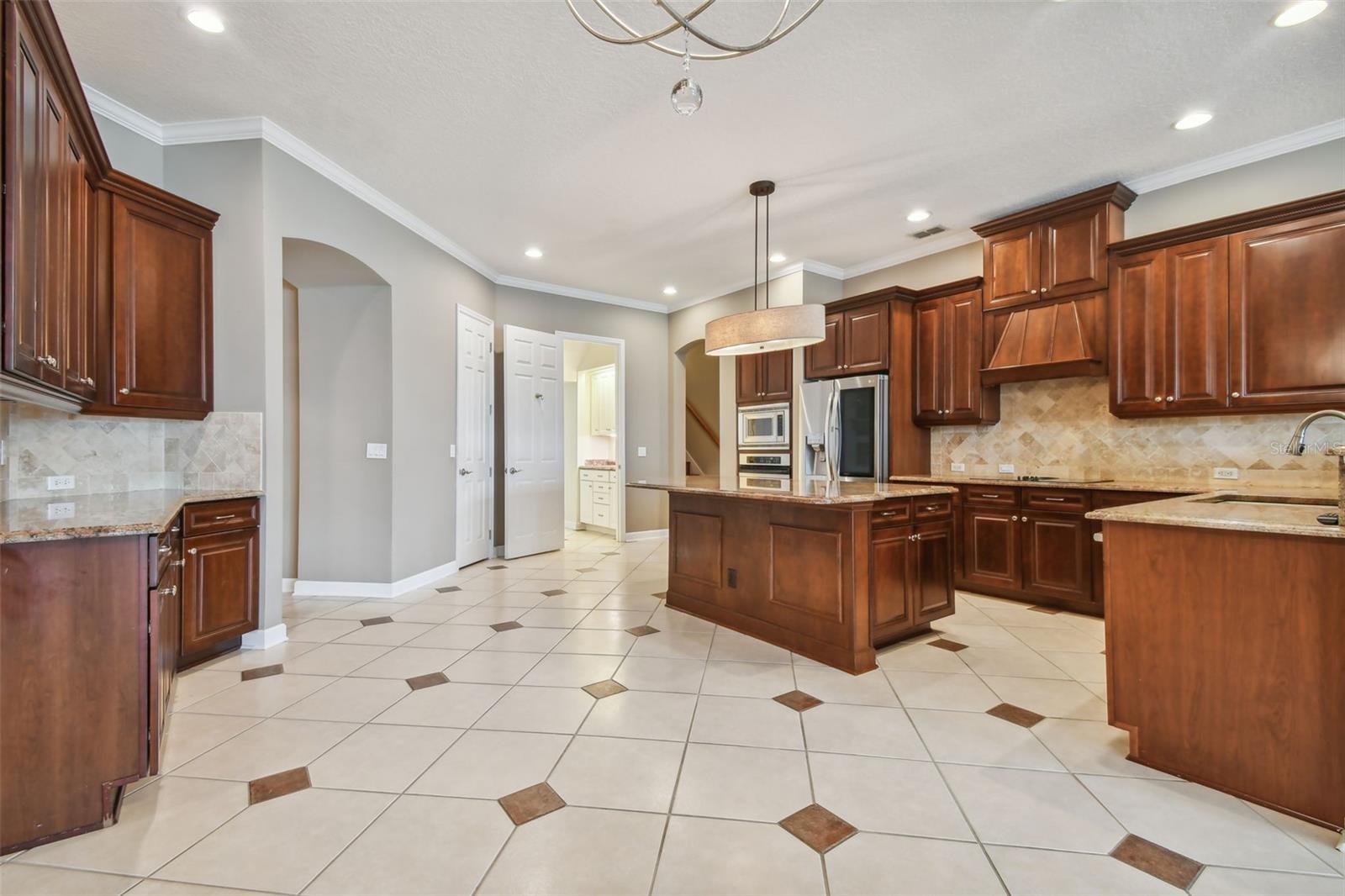 Image 12 of 79 For 1531 Saint Edmunds Place